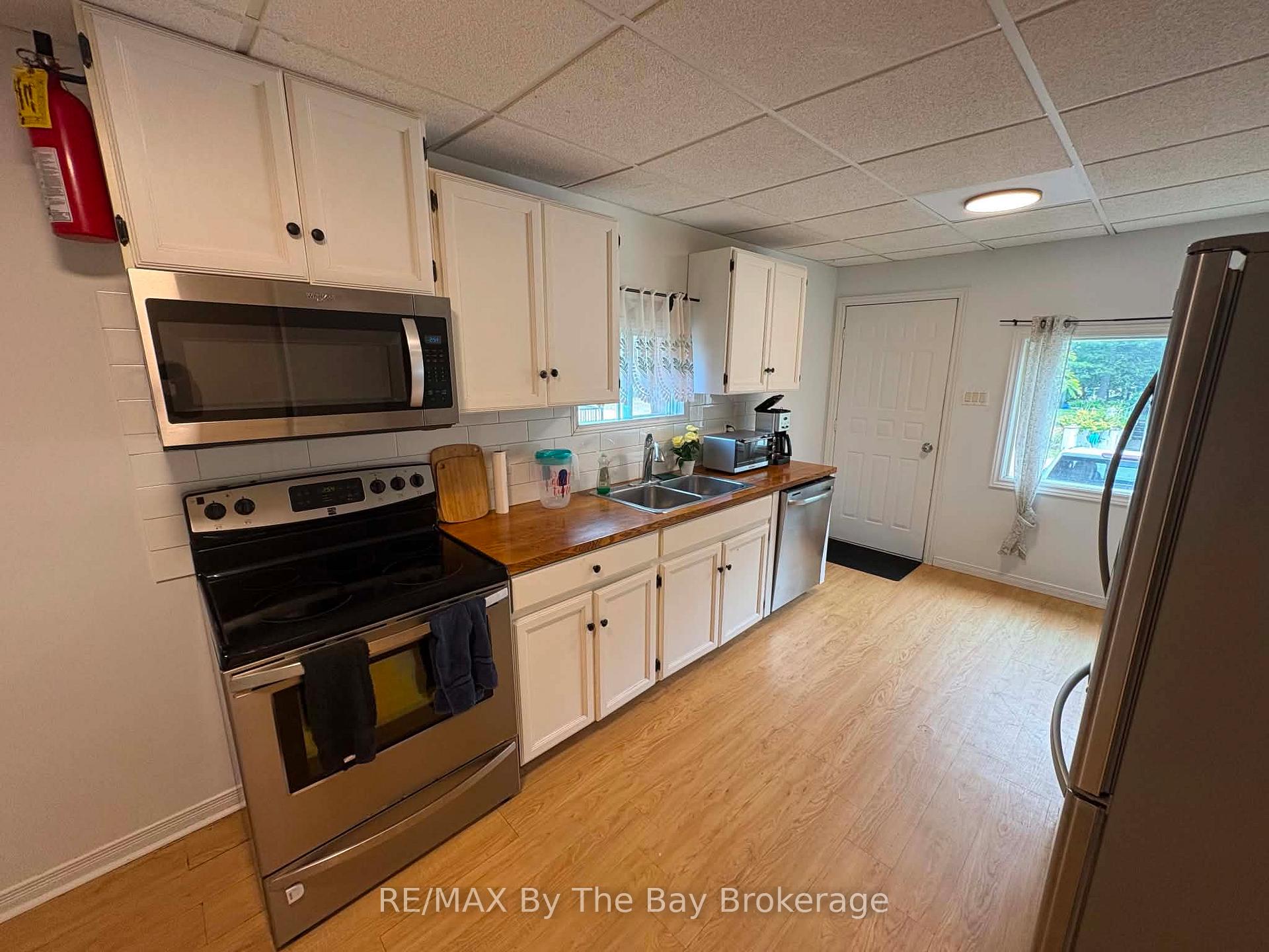 Photo 4 of 240 Shore Lane, Wasaga Beach — HOMEH