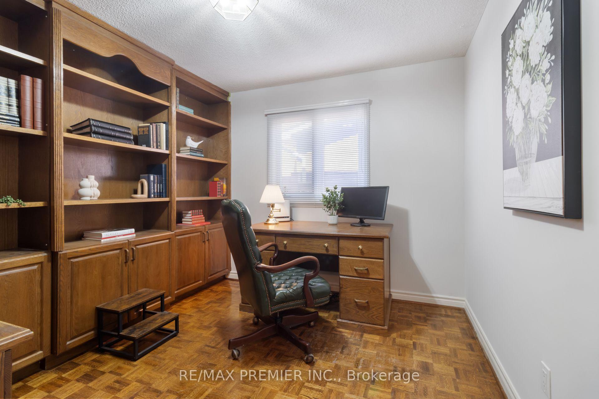 Photo 13 of 85 Calgary Gardens, Vaughan, Islington Woods — HOMEH