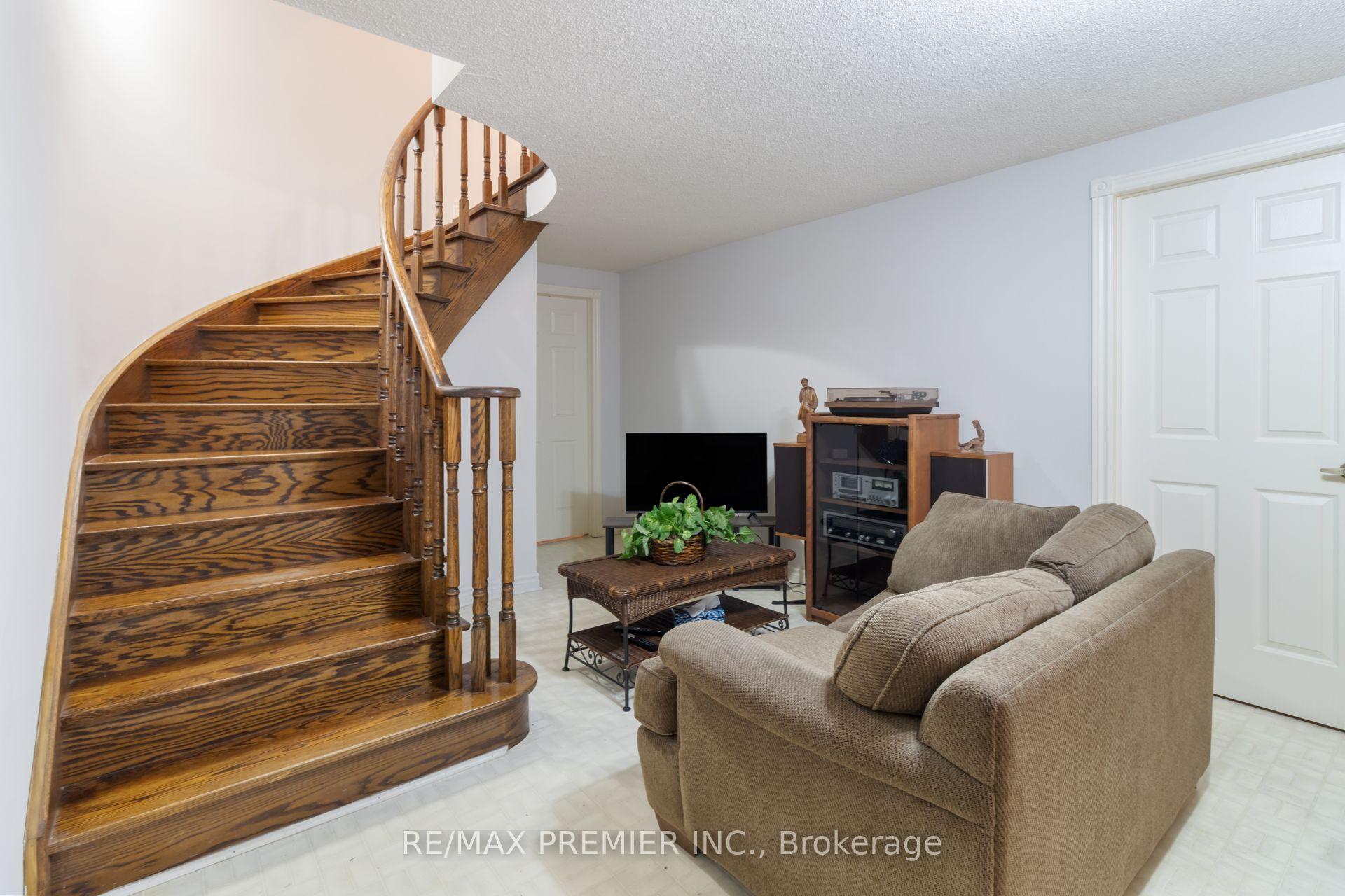 Photo 40 of 85 Calgary Gardens, Vaughan, Islington Woods — HOMEH