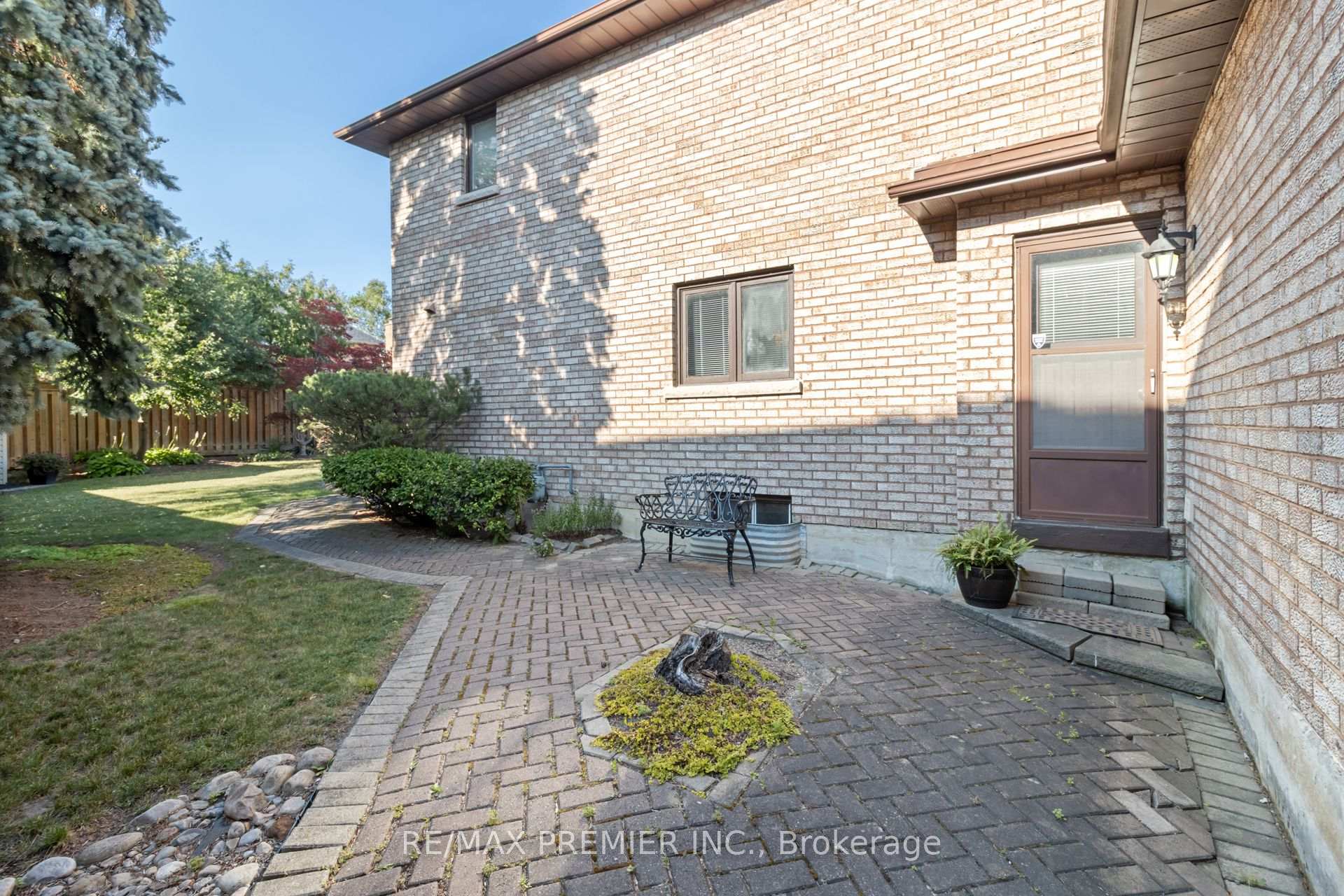 Photo 44 of 85 Calgary Gardens, Vaughan, Islington Woods — HOMEH