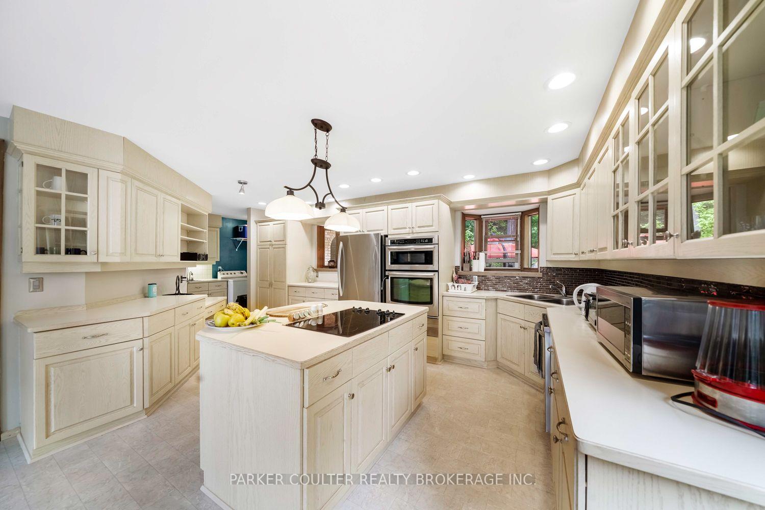 Photo 12 of 61 Oakridge Road S, McDougall — HOMEH