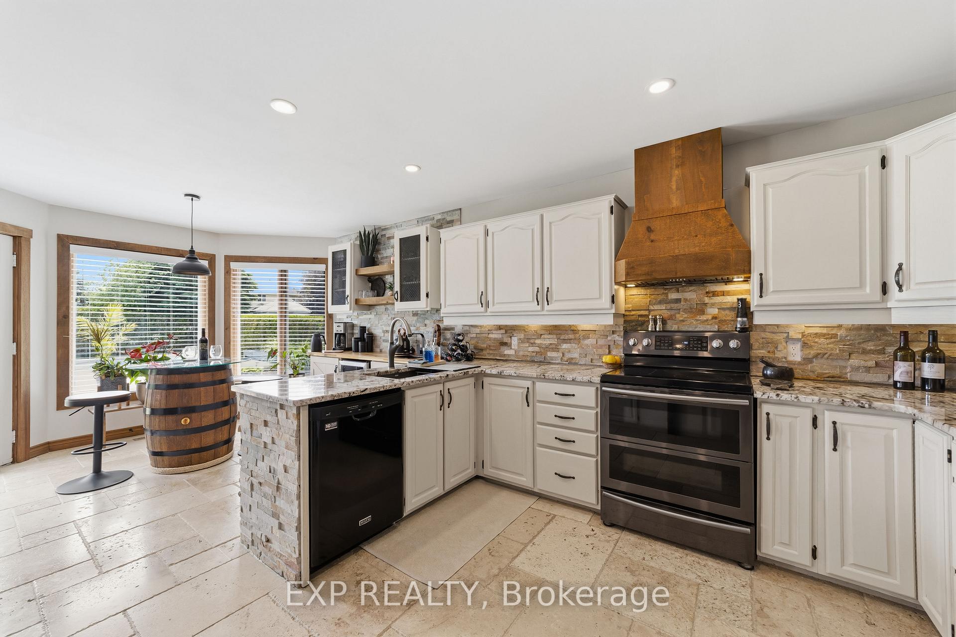 Photo 8 of 57 Valleyview Crescent, Thames Centre, Dorchester — HOMEH