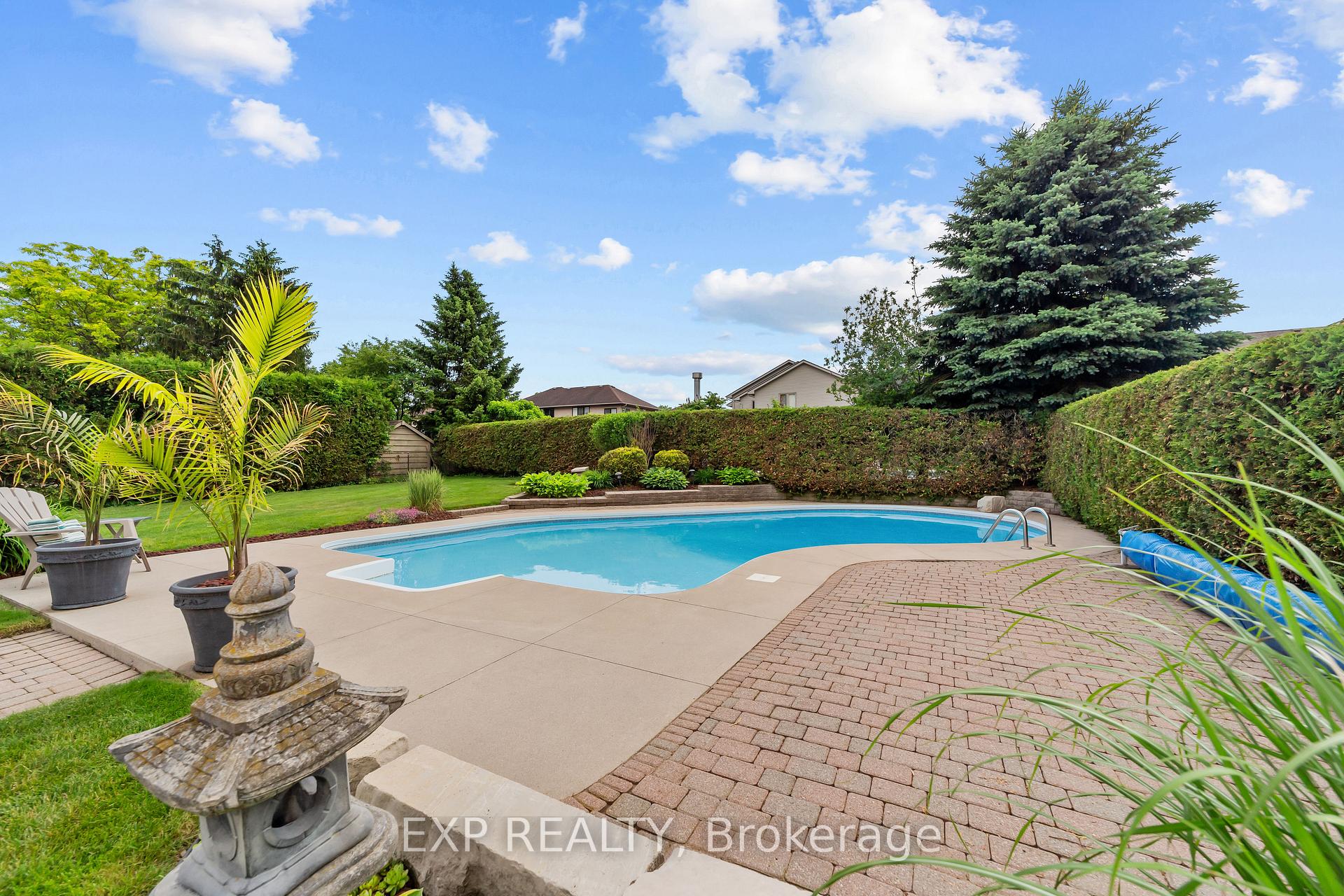 Photo 37 of 57 Valleyview Crescent, Thames Centre, Dorchester — HOMEH
