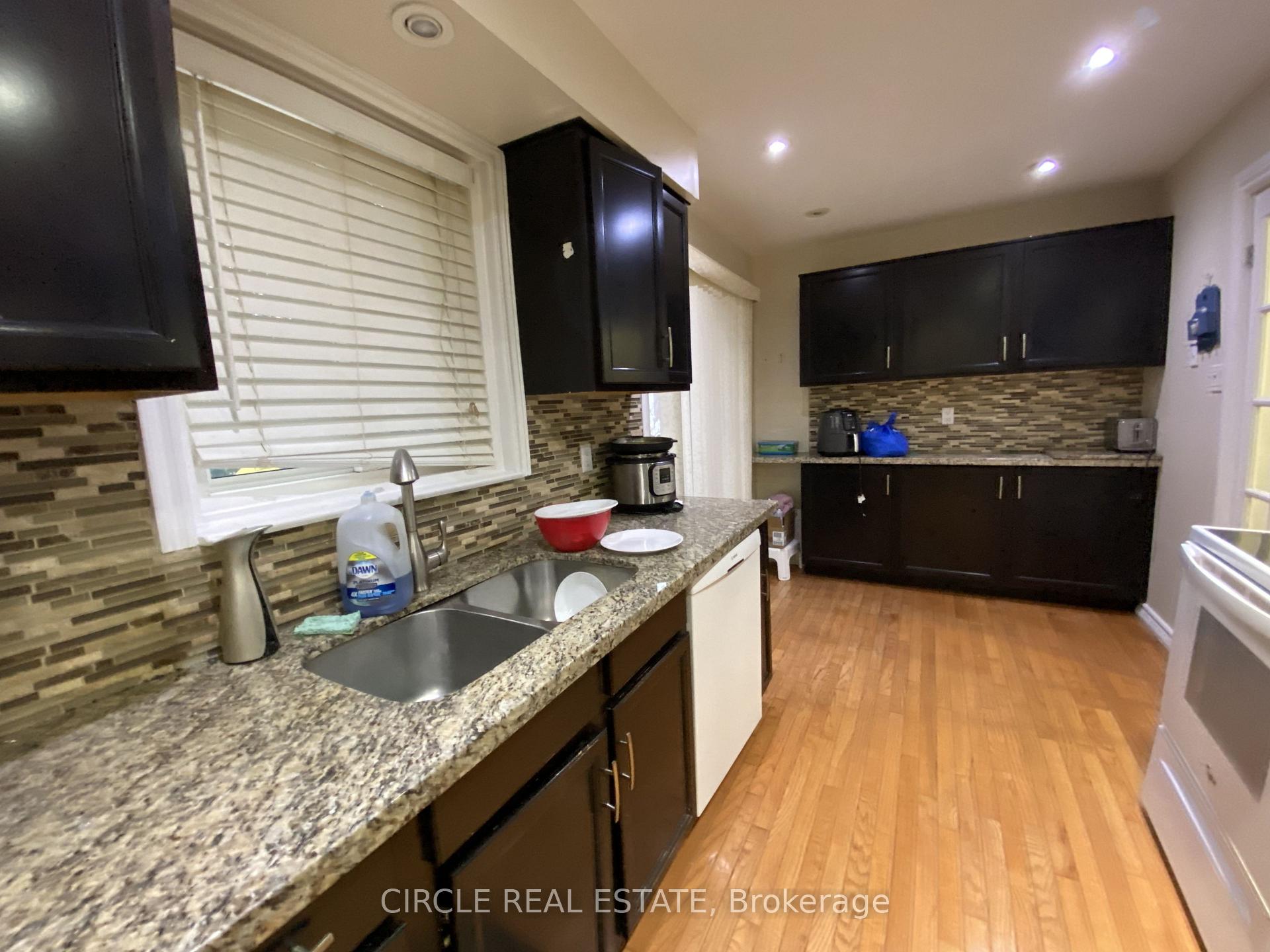 Photo 22 of 35 Fanshawe Drive, Brampton, Brampton West — HOMEH