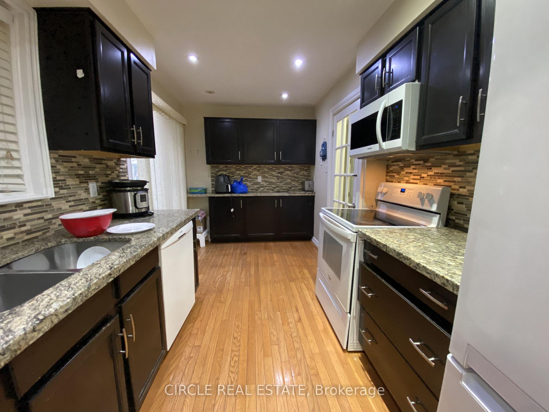 Photo 24 of 35 Fanshawe Drive, Brampton, Brampton West — HOMEH