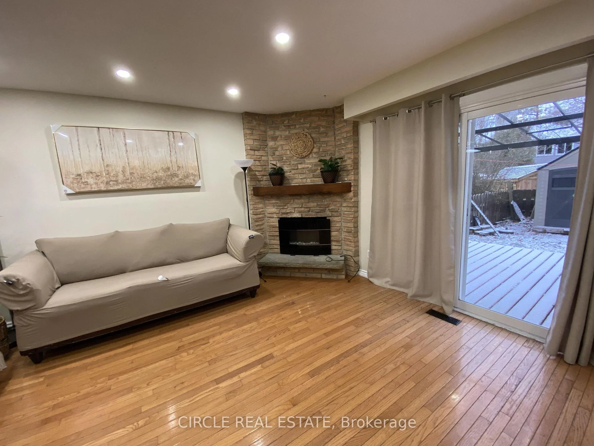 Photo 3 of 35 Fanshawe Drive, Brampton, Brampton West — HOMEH