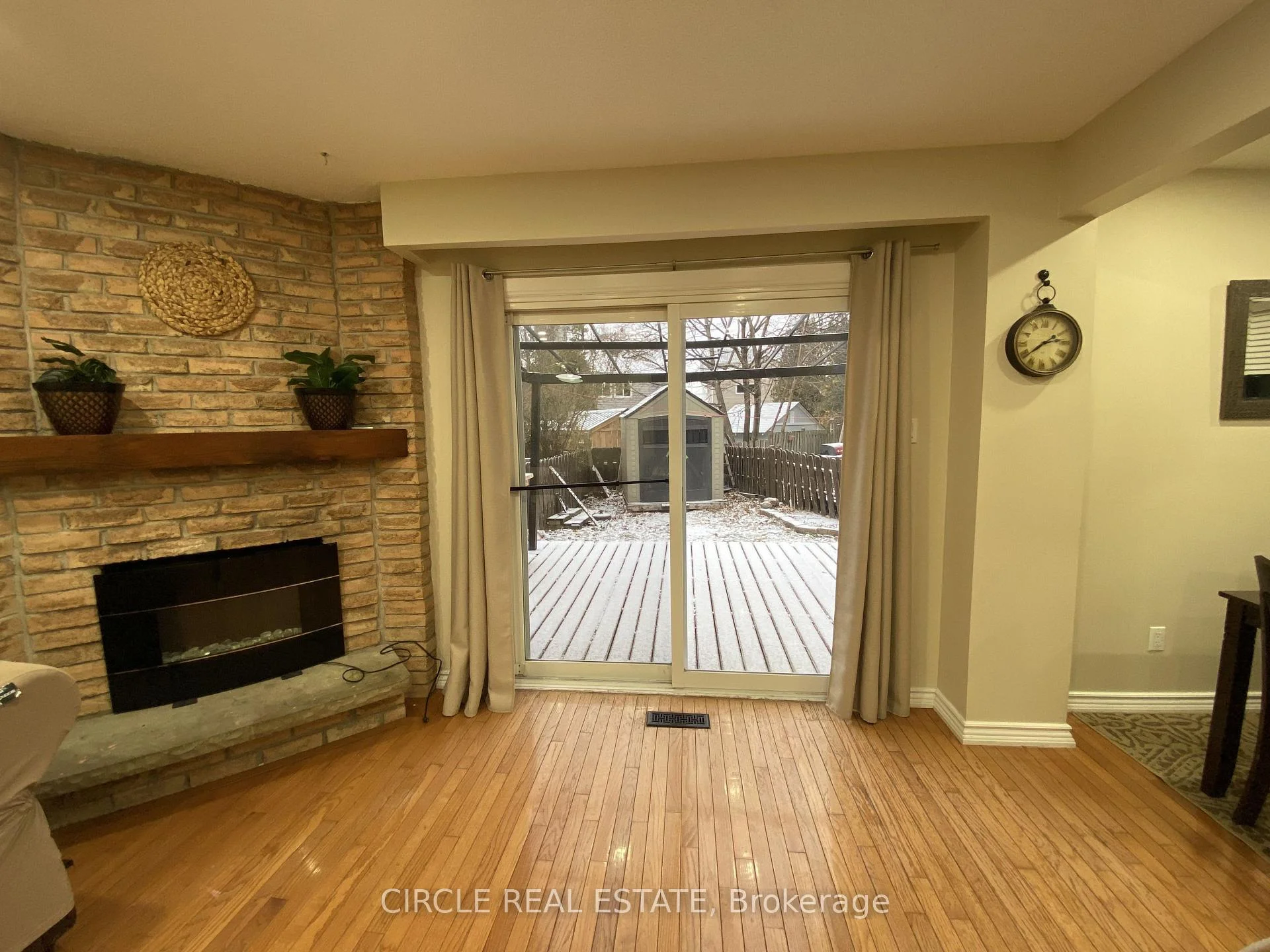Photo 4 of 35 Fanshawe Drive, Brampton, Brampton West — HOMEH