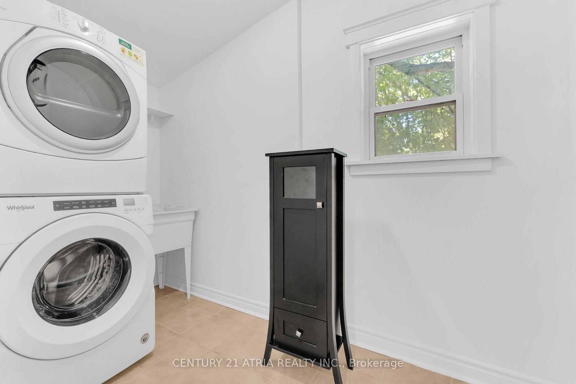 Photo 9 of 609 Pearson Street, Newmarket, Gorham-College Manor — HOMEH