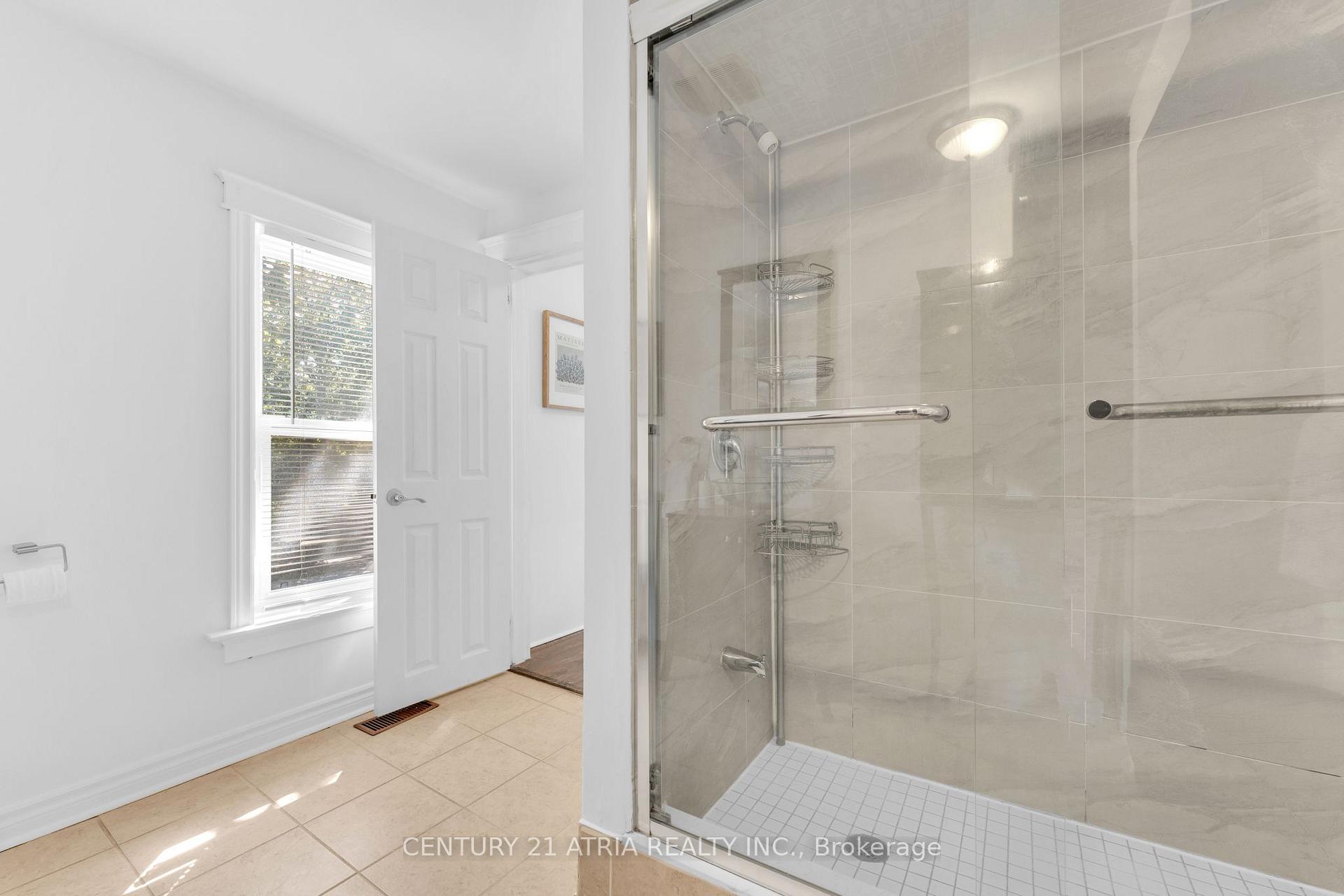 Photo 12 of 609 Pearson Street, Newmarket, Gorham-College Manor — HOMEH