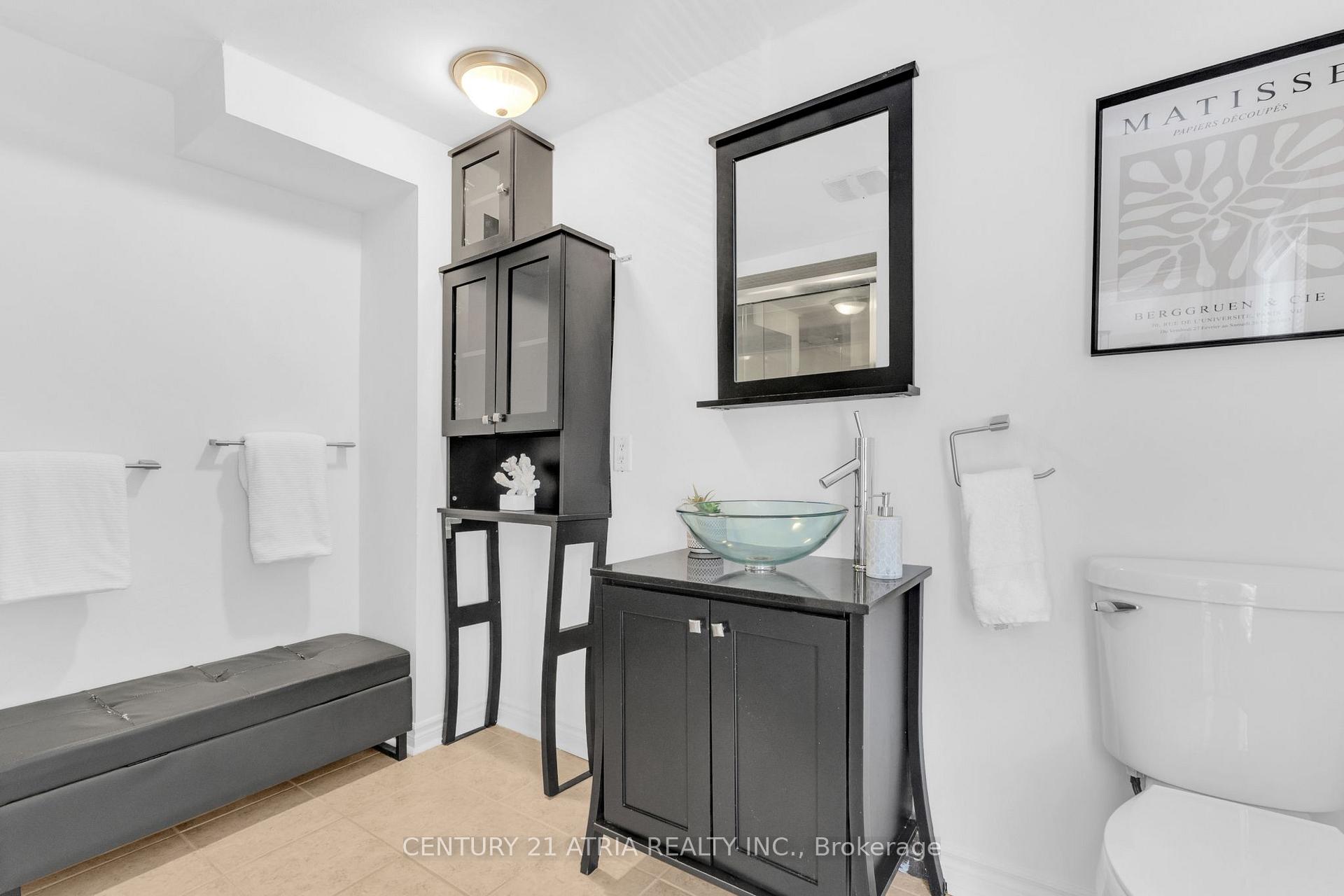 Photo 13 of 609 Pearson Street, Newmarket, Gorham-College Manor — HOMEH
