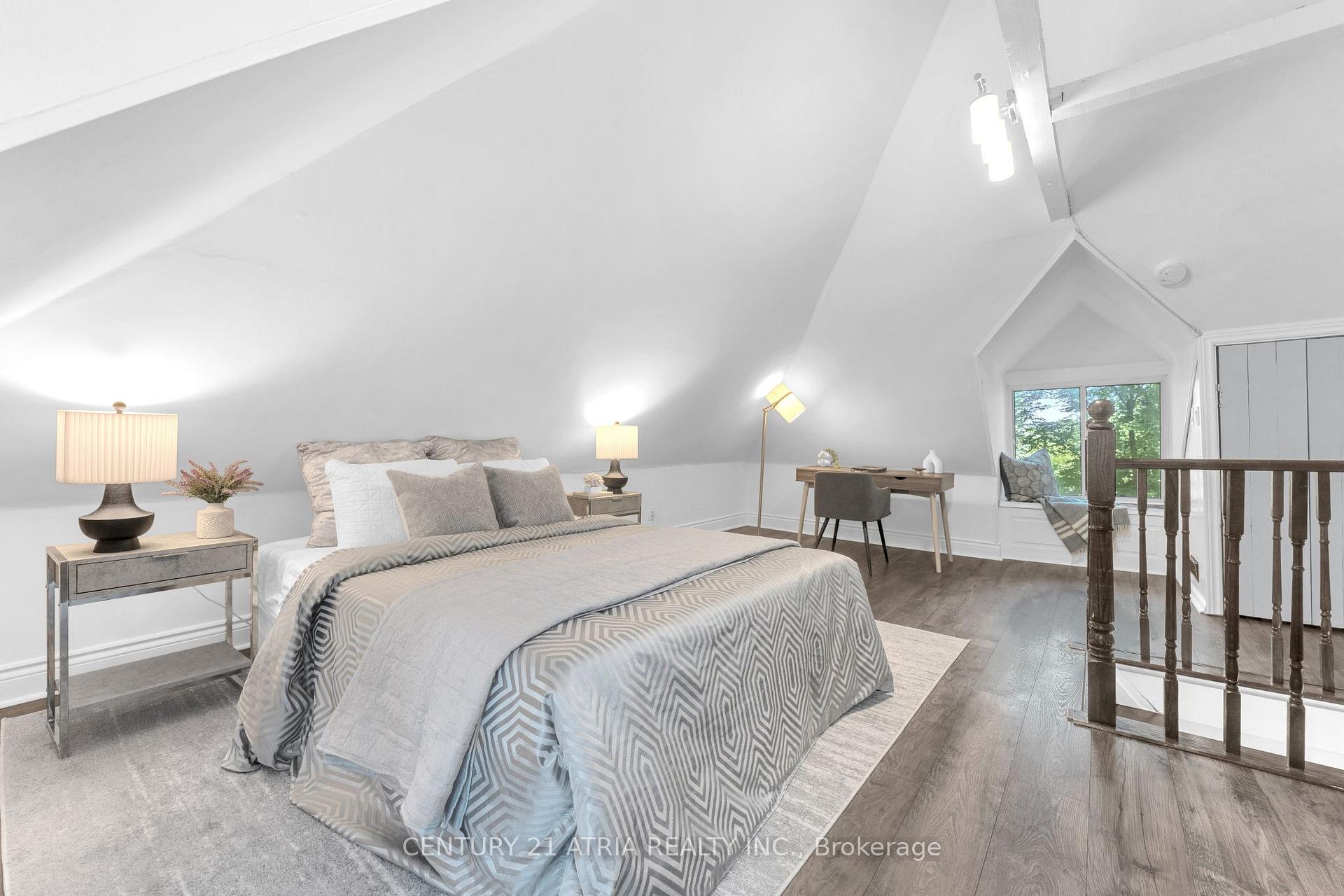 Photo 15 of 609 Pearson Street, Newmarket, Gorham-College Manor — HOMEH