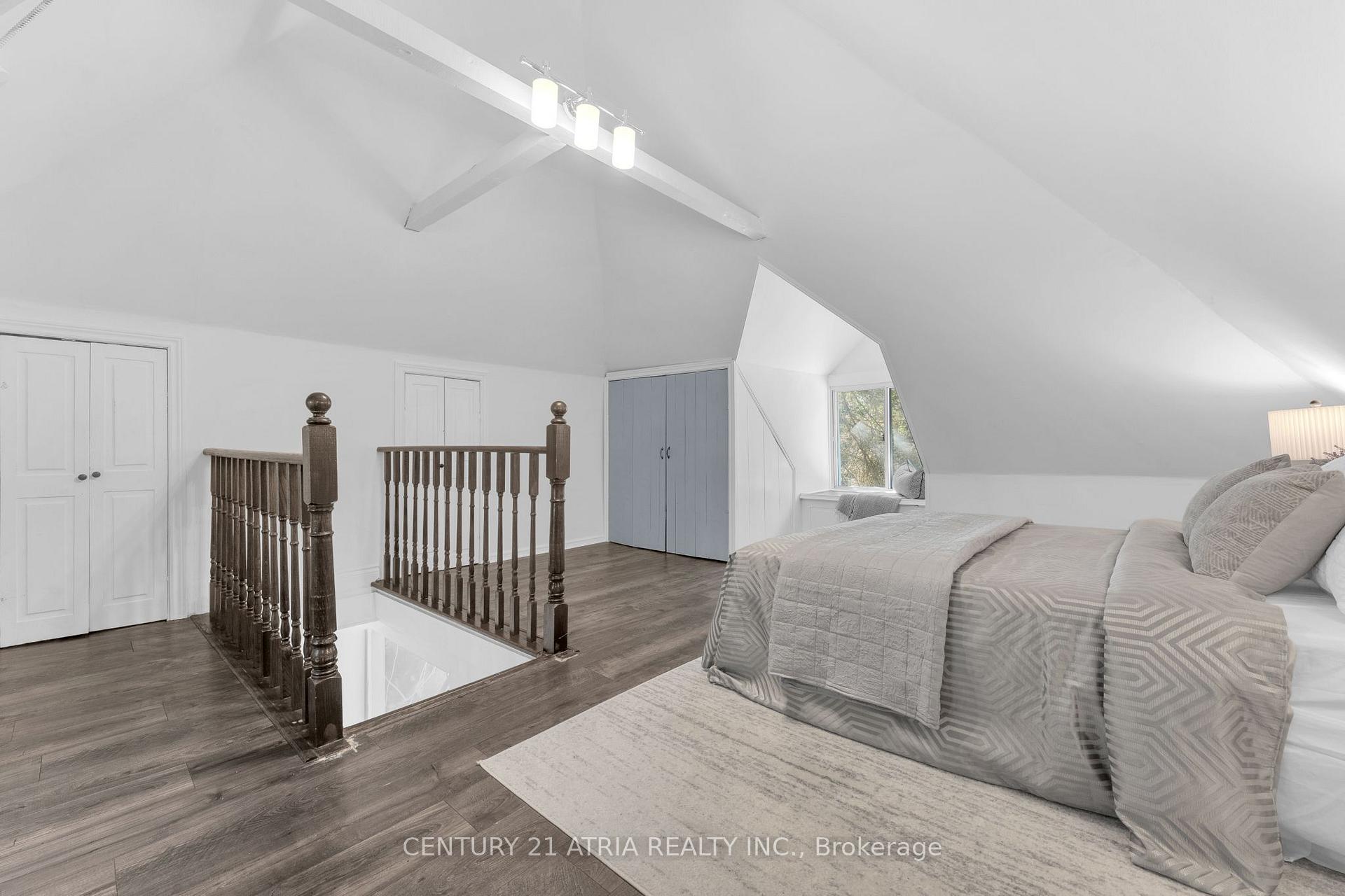 Photo 17 of 609 Pearson Street, Newmarket, Gorham-College Manor — HOMEH