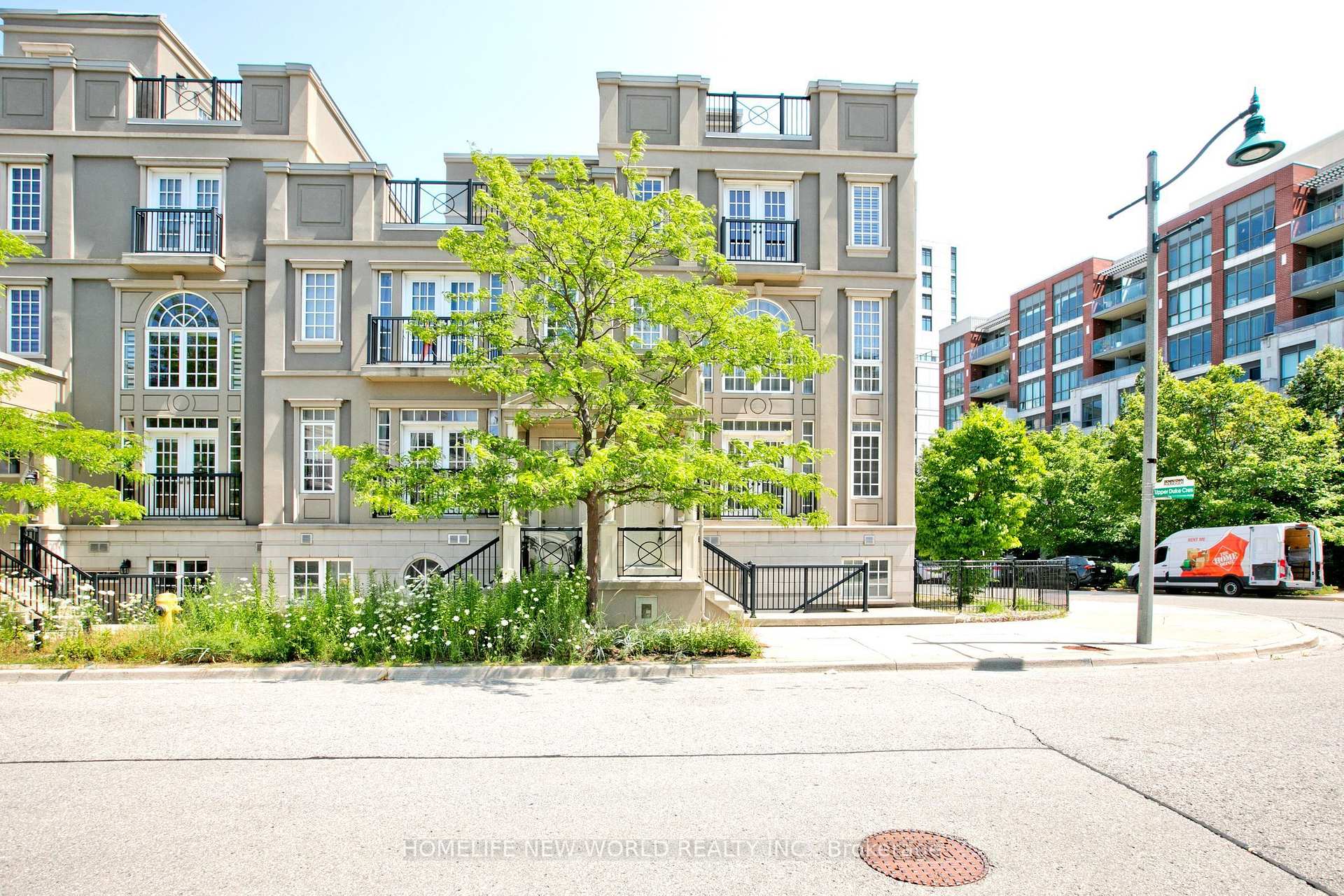 Photo 3 of 1 Mackenzie's Stand Avenue, Markham, Unionville — HOMEH