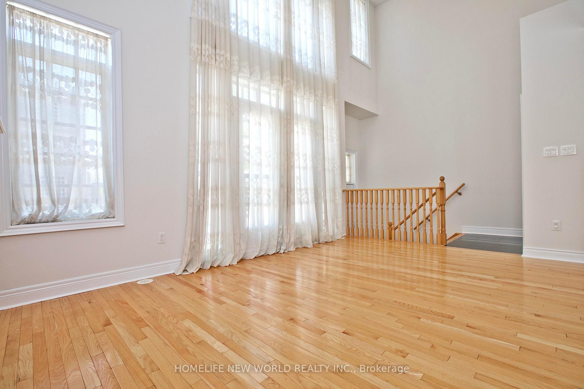 Photo 7 of 1 Mackenzie's Stand Avenue, Markham, Unionville — HOMEH
