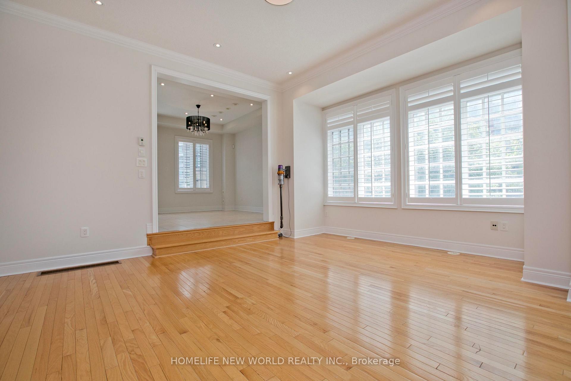 Photo 10 of 1 Mackenzie's Stand Avenue, Markham, Unionville — HOMEH