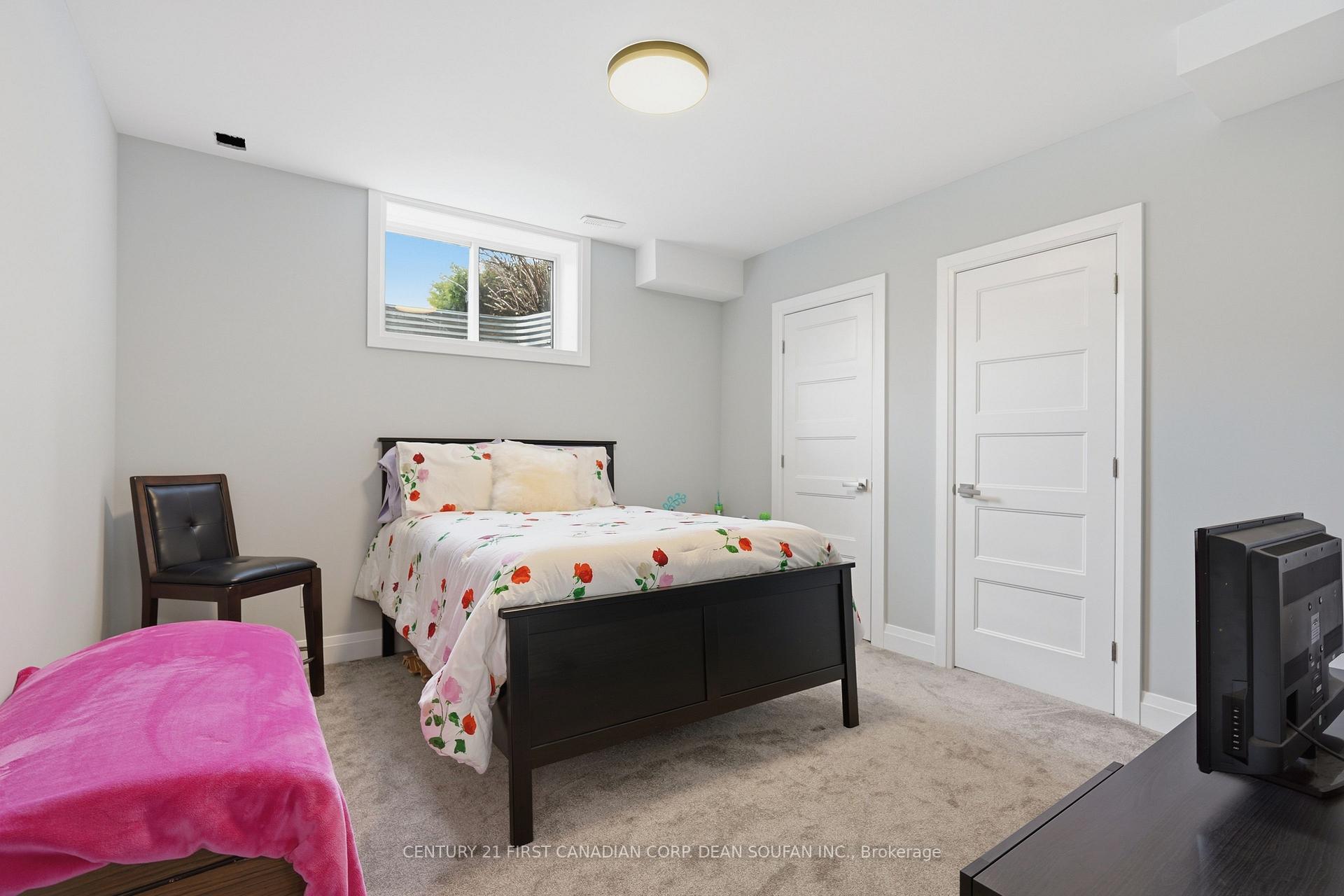 Photo 44 of 686 Hickorystick Key, London, North R — HOMEH