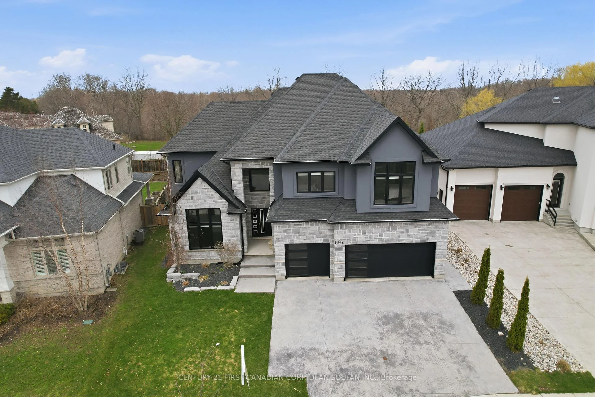 Photo 8 of 686 Hickorystick Key, London, North R — HOMEH