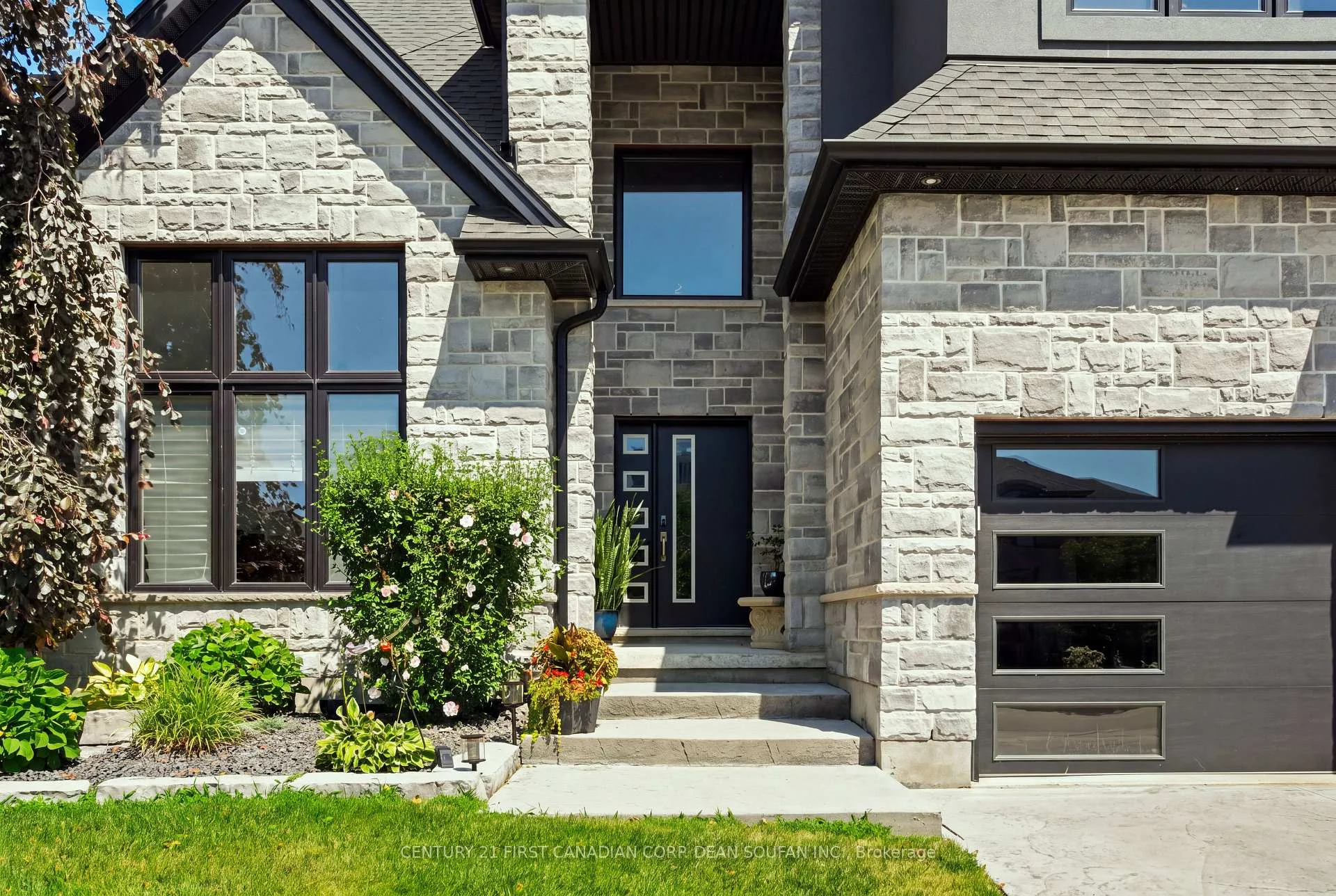 Photo 9 of 686 Hickorystick Key, London, North R — HOMEH