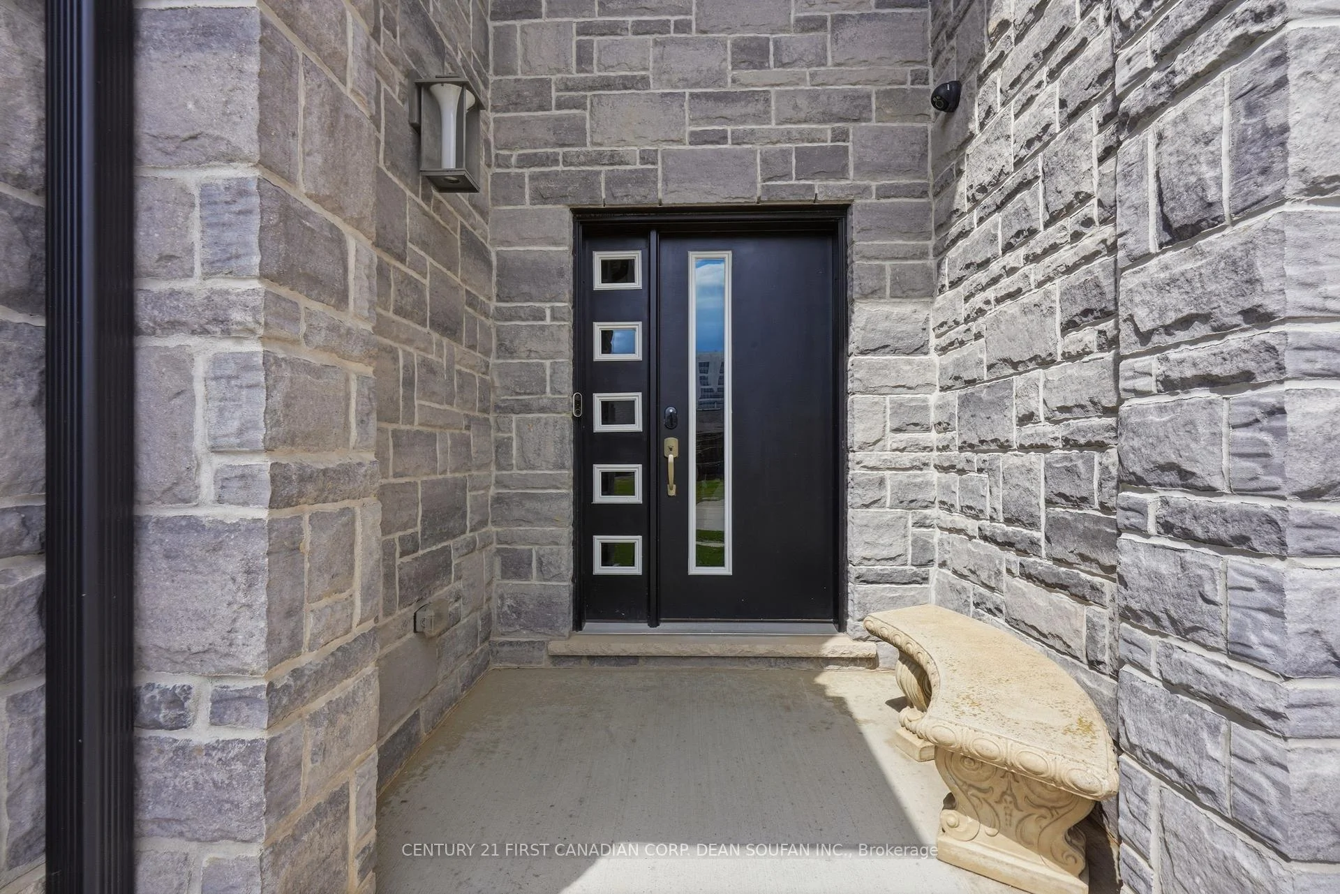 Photo 11 of 686 Hickorystick Key, London, North R — HOMEH