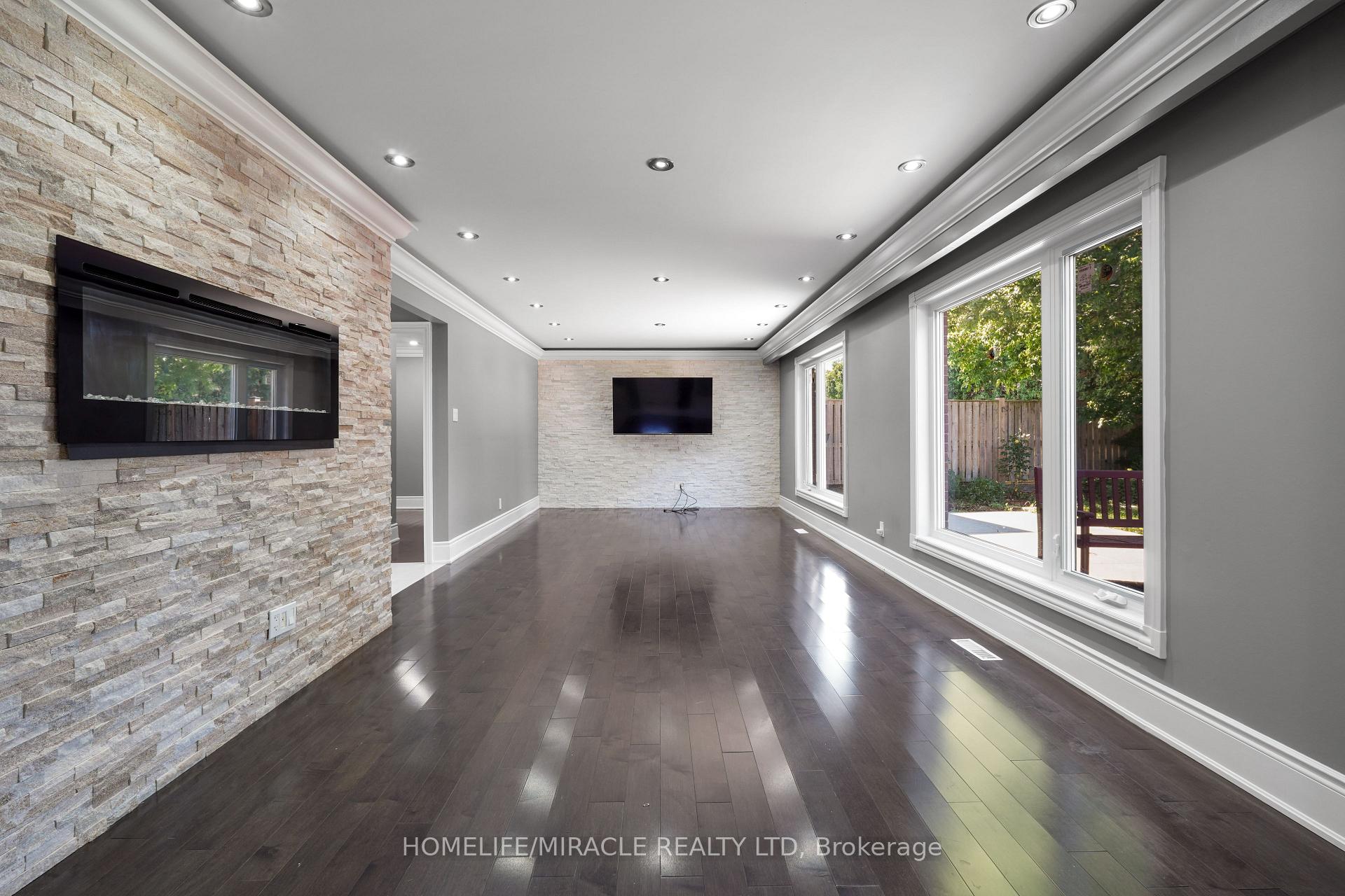 Photo 7 of 70 Cockburn Drive, Scarborough, Centennial Scarborough — HOMEH