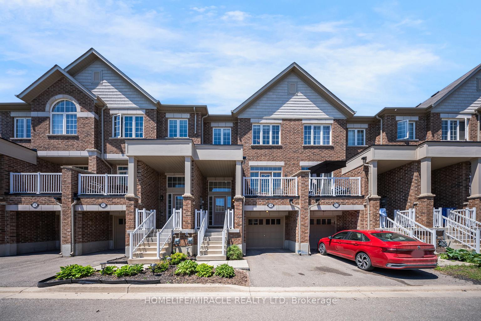 Front of Unit 12, 172 Parkinson Crescent
