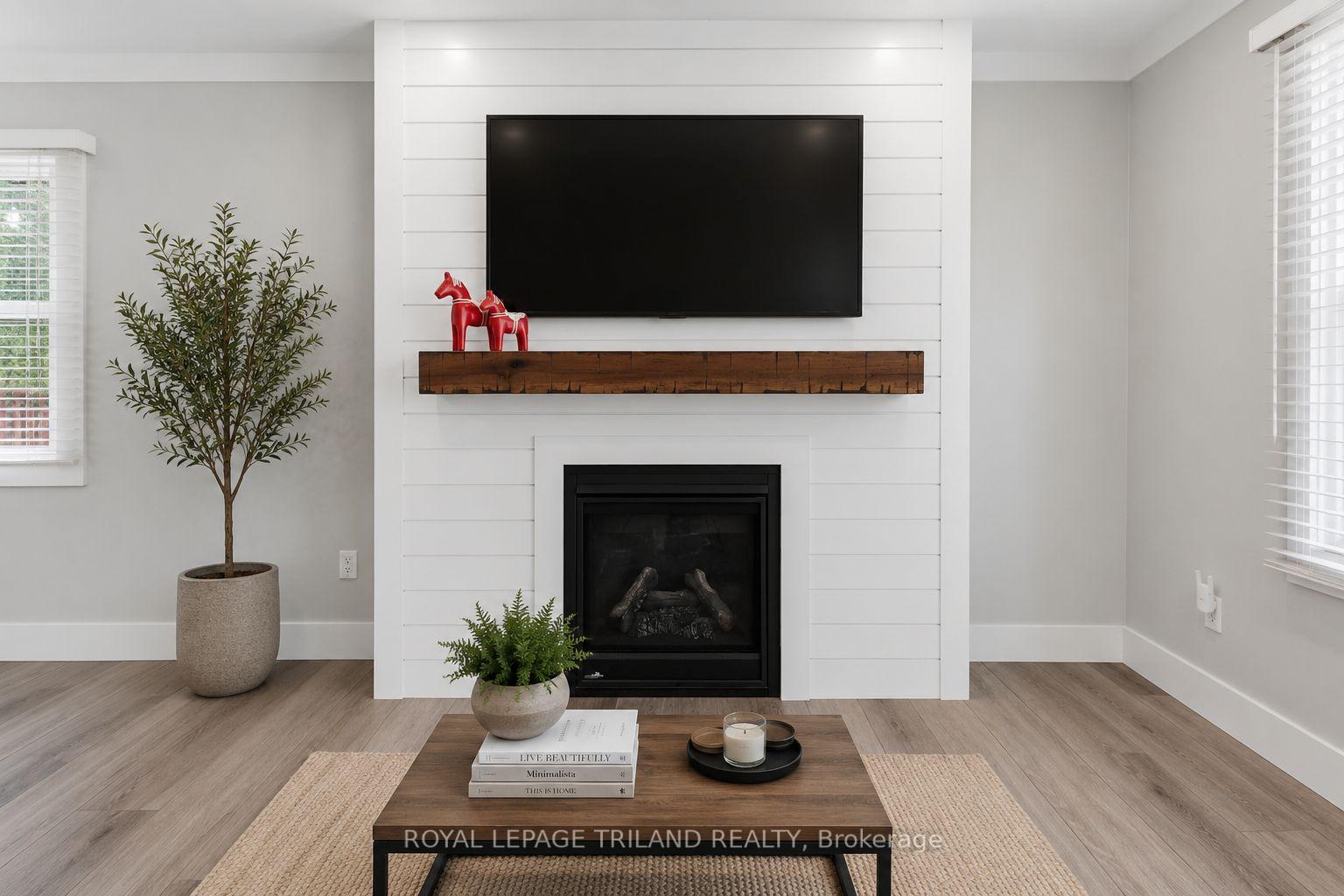 Photo 8 of 308 Reynolds Road, London, South B — HOMEH