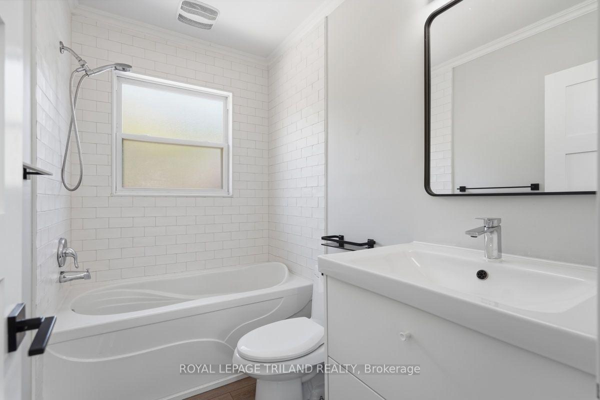 Photo 14 of 308 Reynolds Road, London, South B — HOMEH