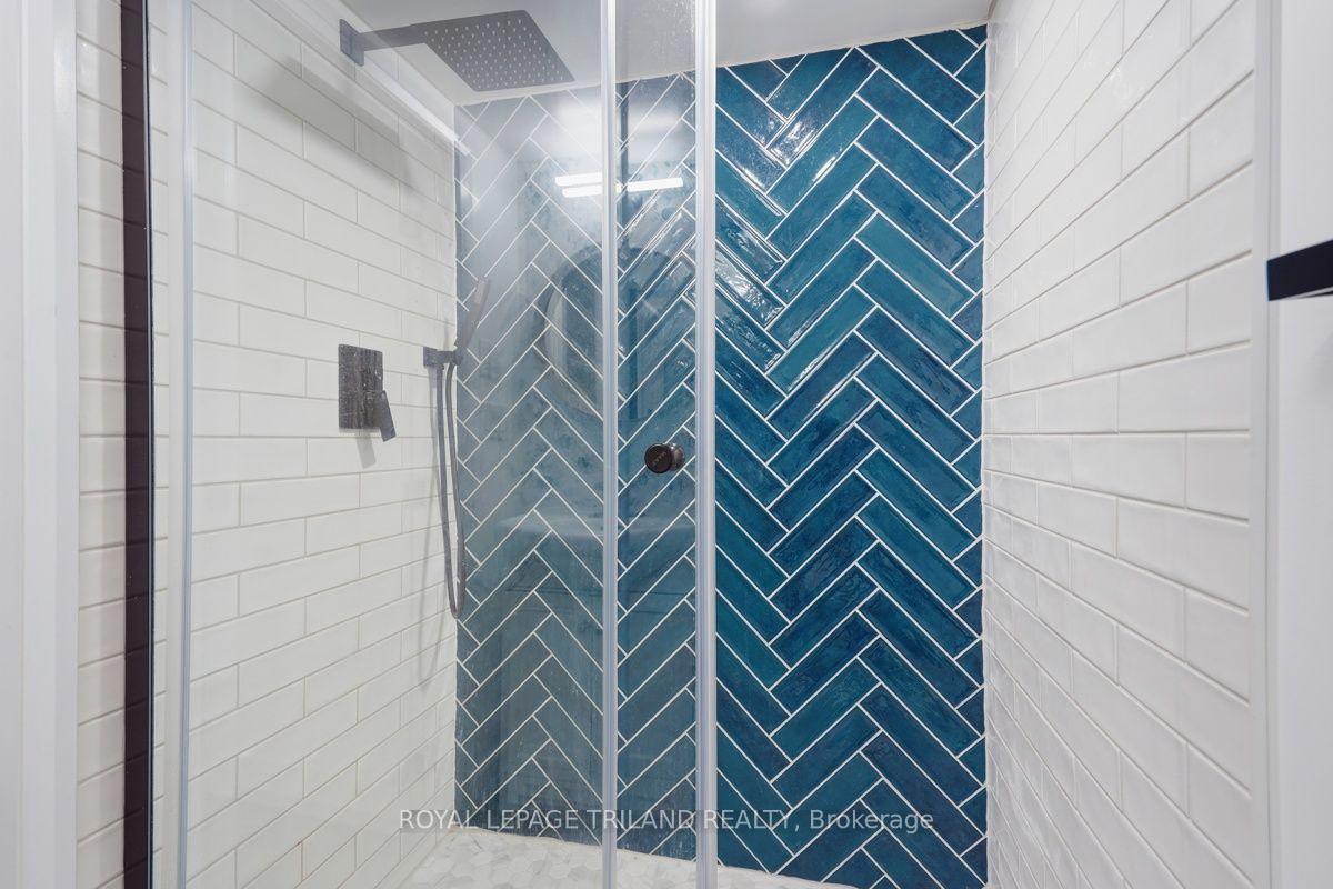 Photo 21 of 308 Reynolds Road, London, South B — HOMEH