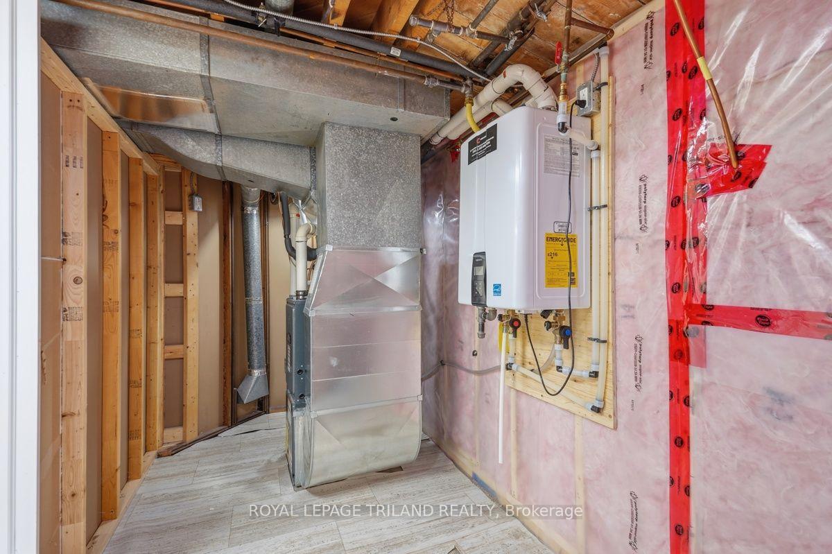 Photo 23 of 308 Reynolds Road, London, South B — HOMEH
