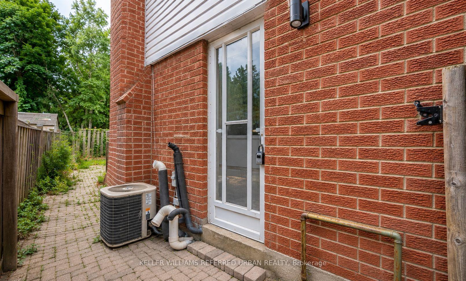 Photo 6 of 6 Chapeltown Crescent, Scarborough, Steeles — HOMEH