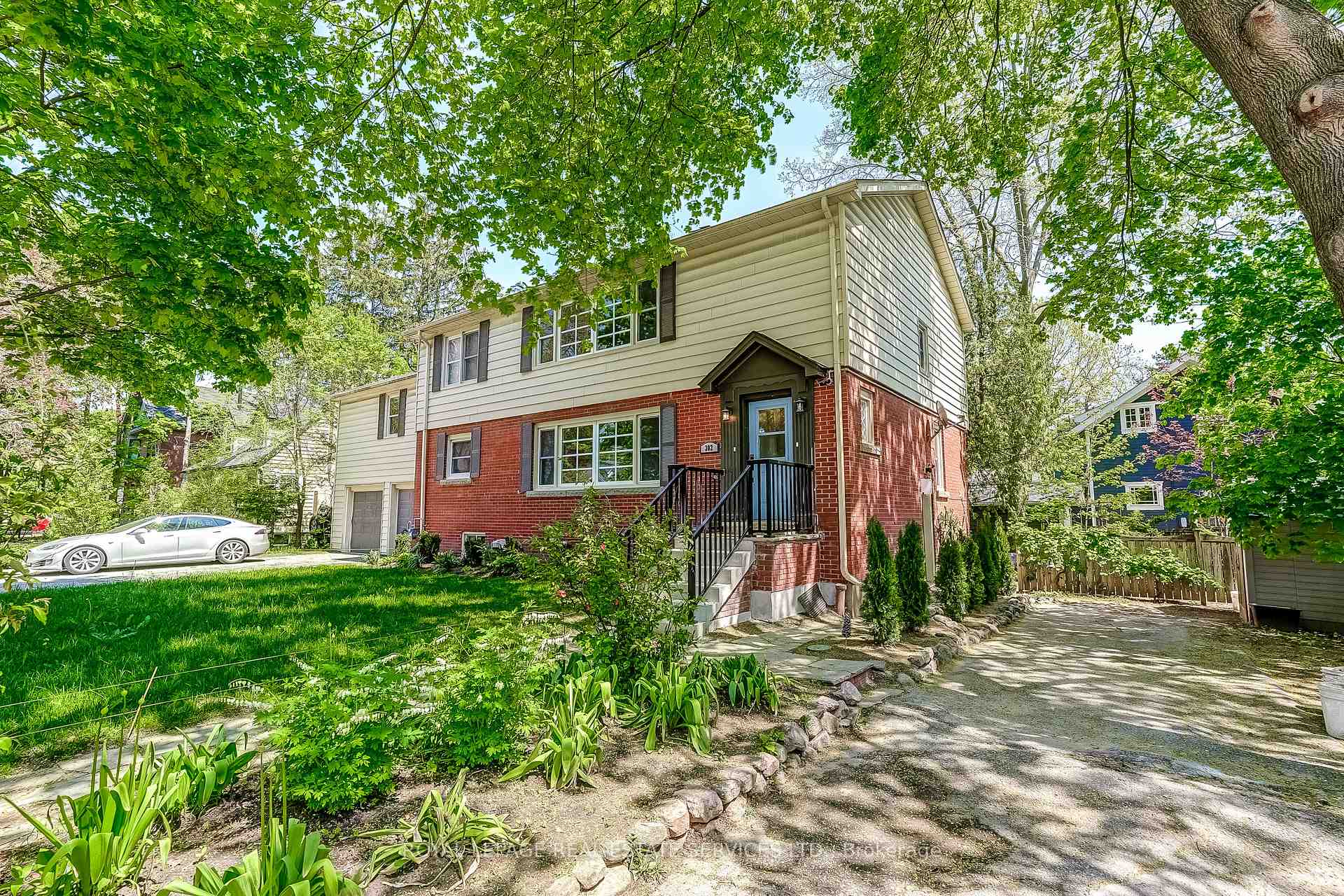 Photo 2 of Unit Lower Level 1, 302 Maple Avenue, Oakville, Old Oakville — HOMEH