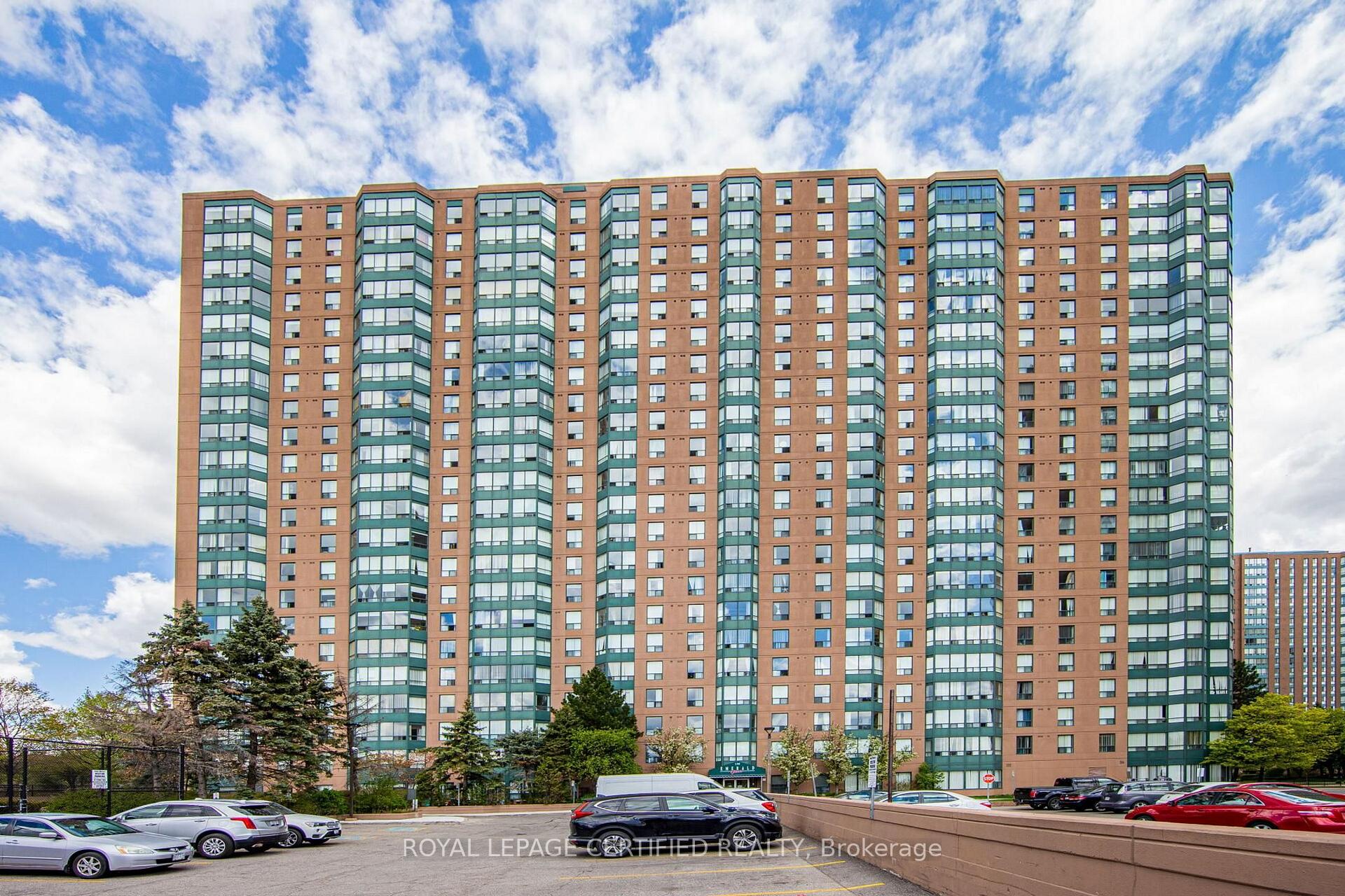 Front of Unit 1605, 135 Hillcrest Avenue