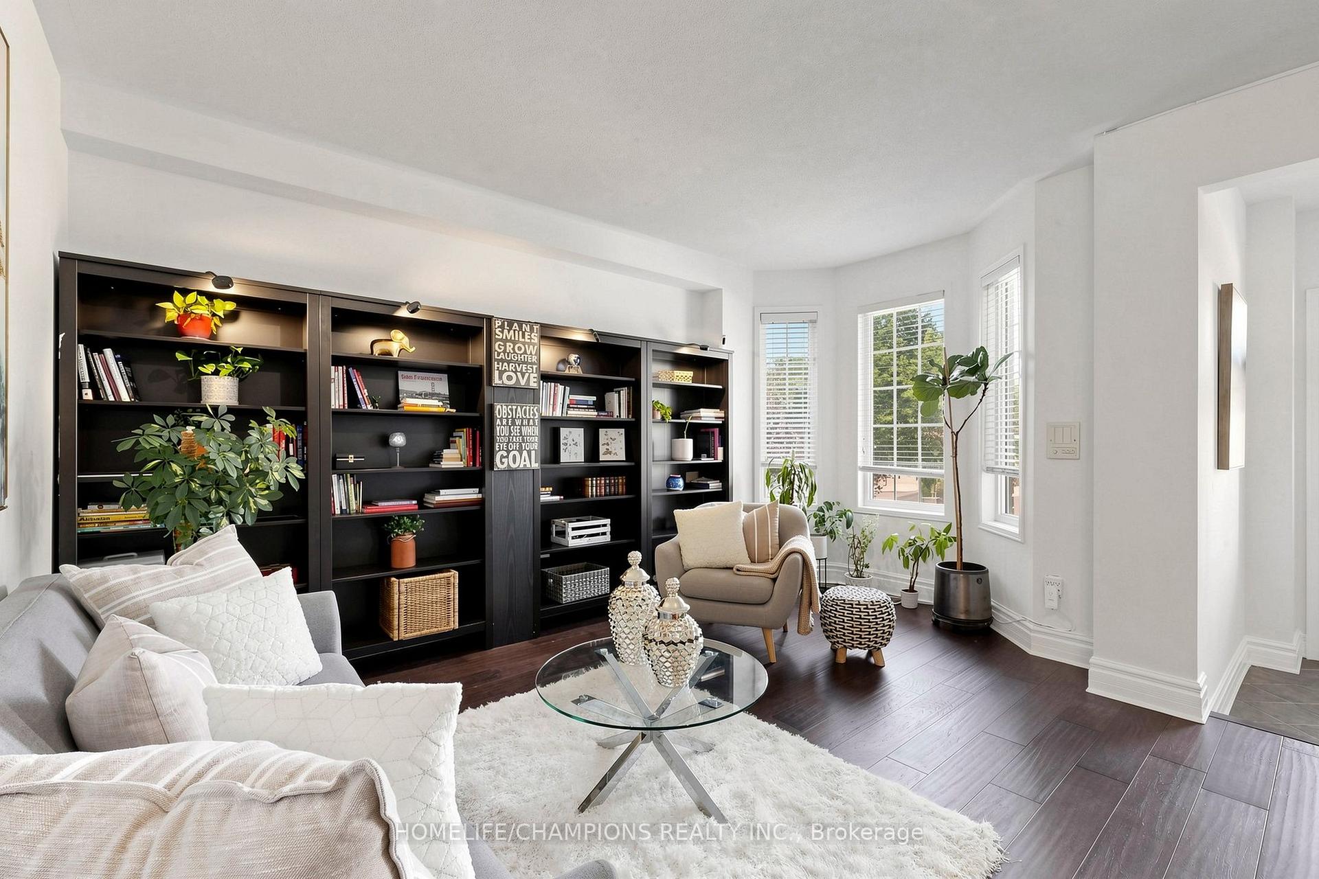 Photo 5 of 19 Tweedie Crescent, Whitby, Williamsburg — HOMEH