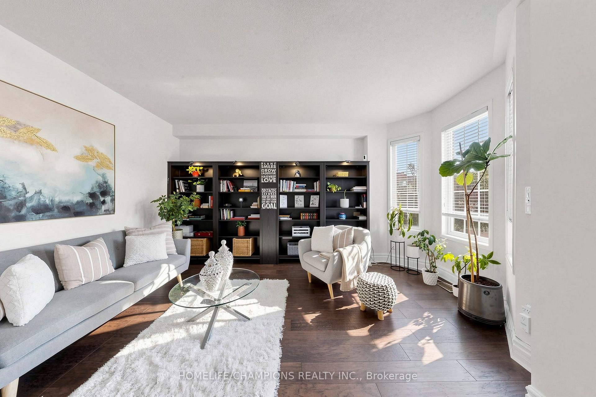 Photo 6 of 19 Tweedie Crescent, Whitby, Williamsburg — HOMEH