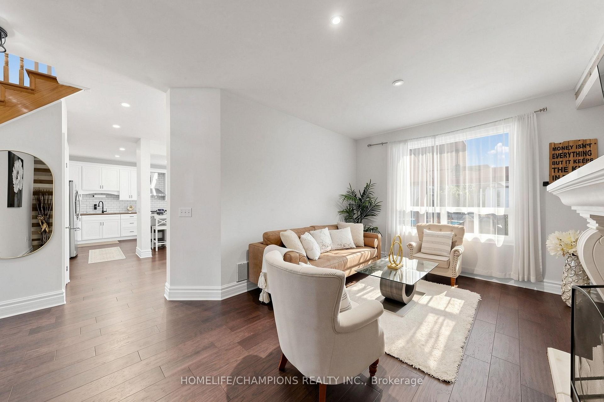 Photo 12 of 19 Tweedie Crescent, Whitby, Williamsburg — HOMEH
