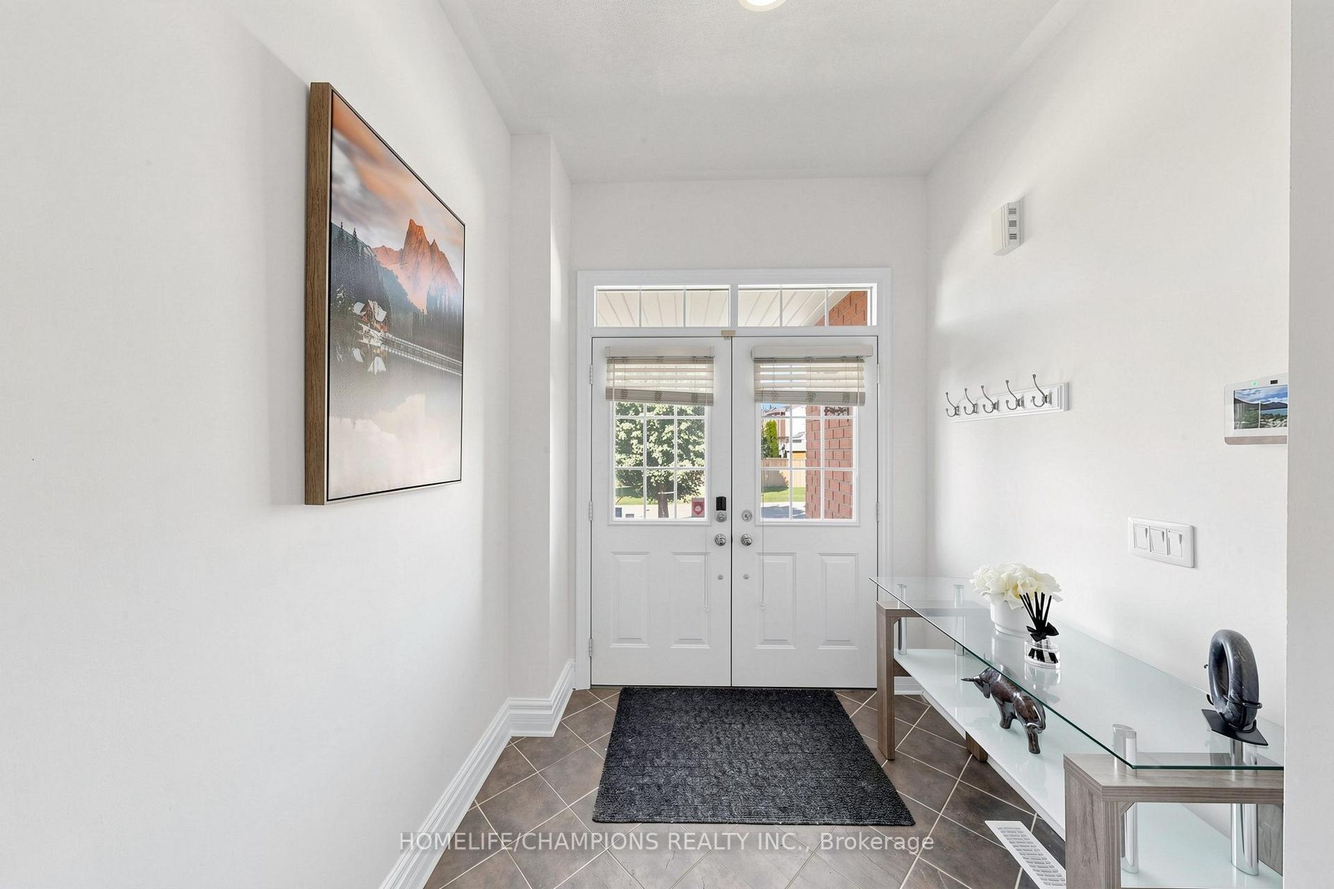 Photo 30 of 19 Tweedie Crescent, Whitby, Williamsburg — HOMEH