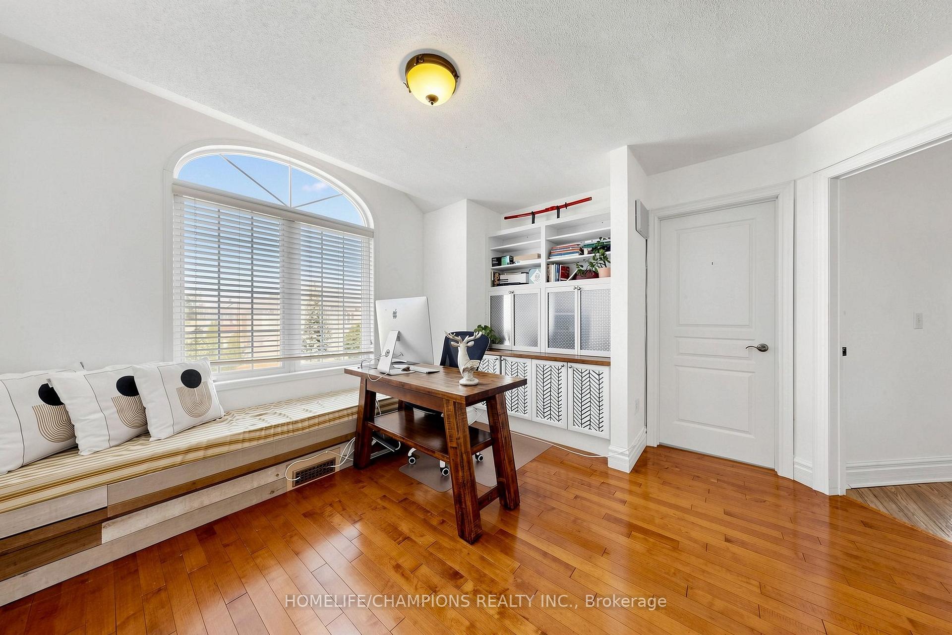 Photo 33 of 19 Tweedie Crescent, Whitby, Williamsburg — HOMEH