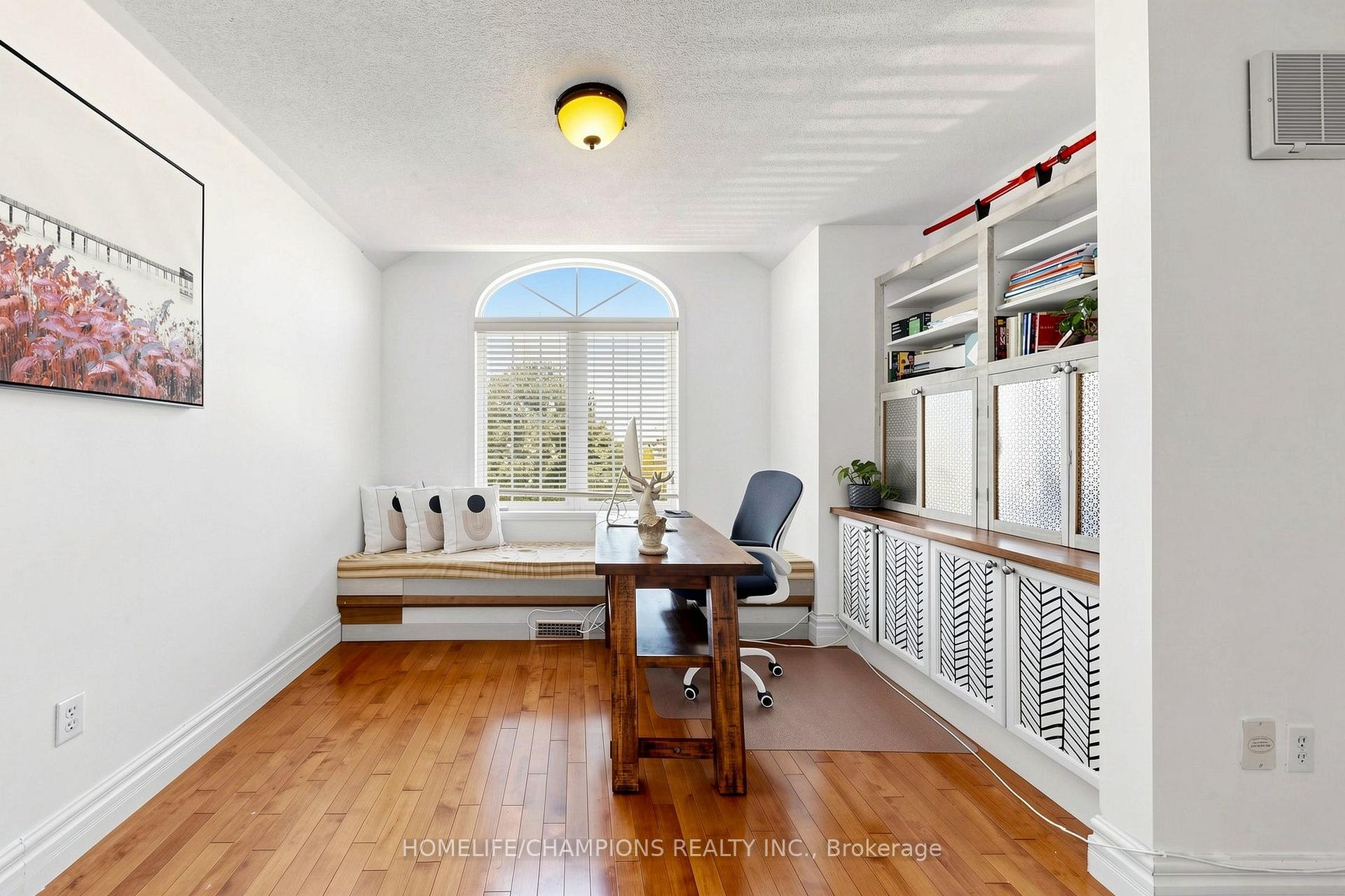 Photo 34 of 19 Tweedie Crescent, Whitby, Williamsburg — HOMEH