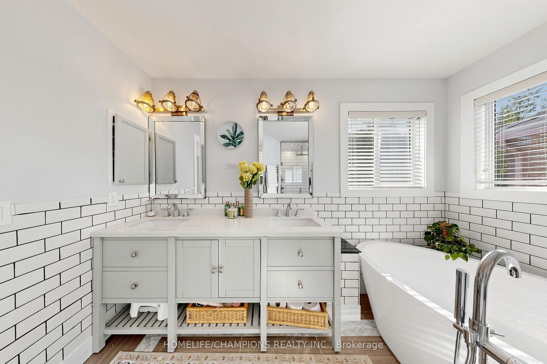 Photo 42 of 19 Tweedie Crescent, Whitby, Williamsburg — HOMEH