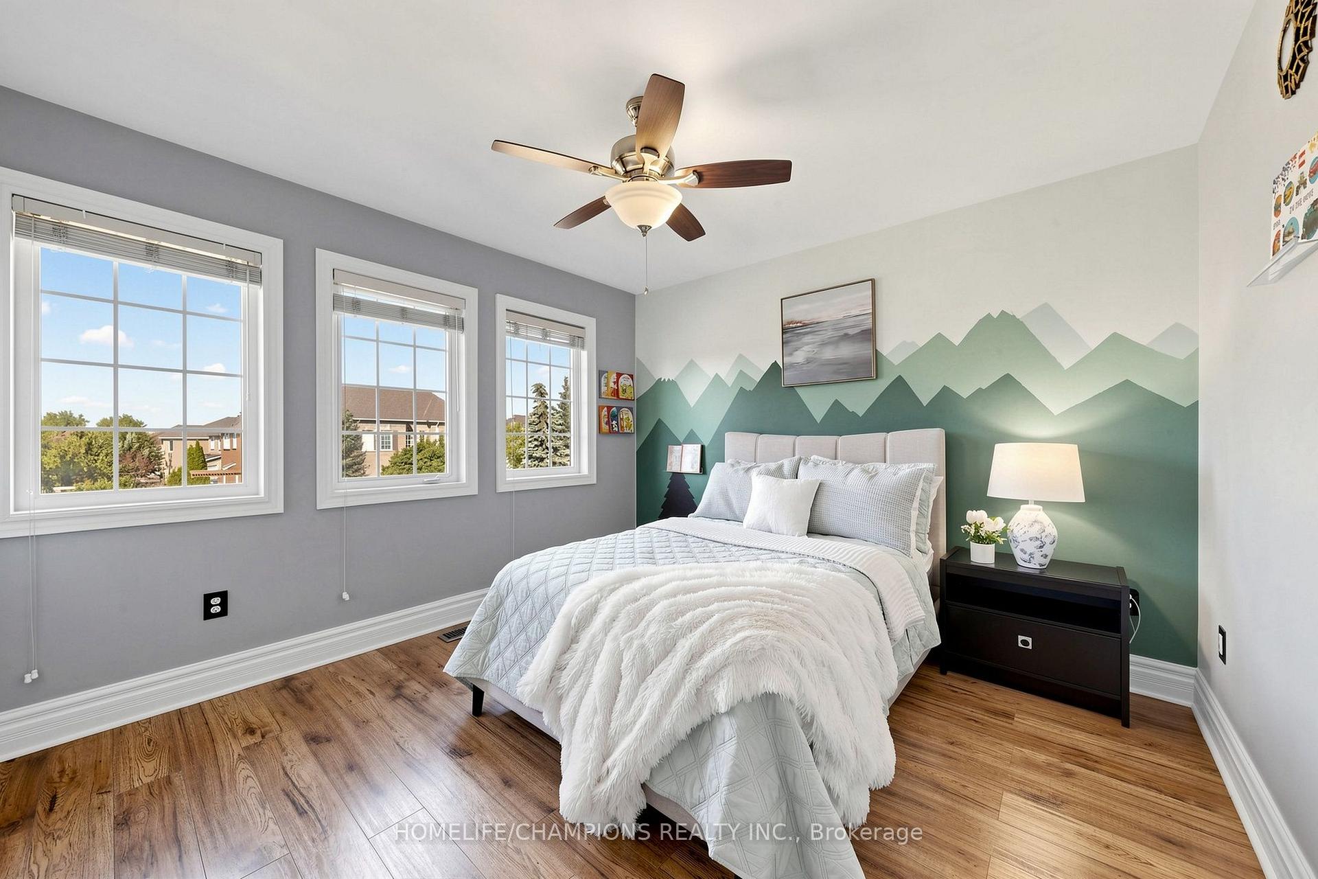 Photo 43 of 19 Tweedie Crescent, Whitby, Williamsburg — HOMEH