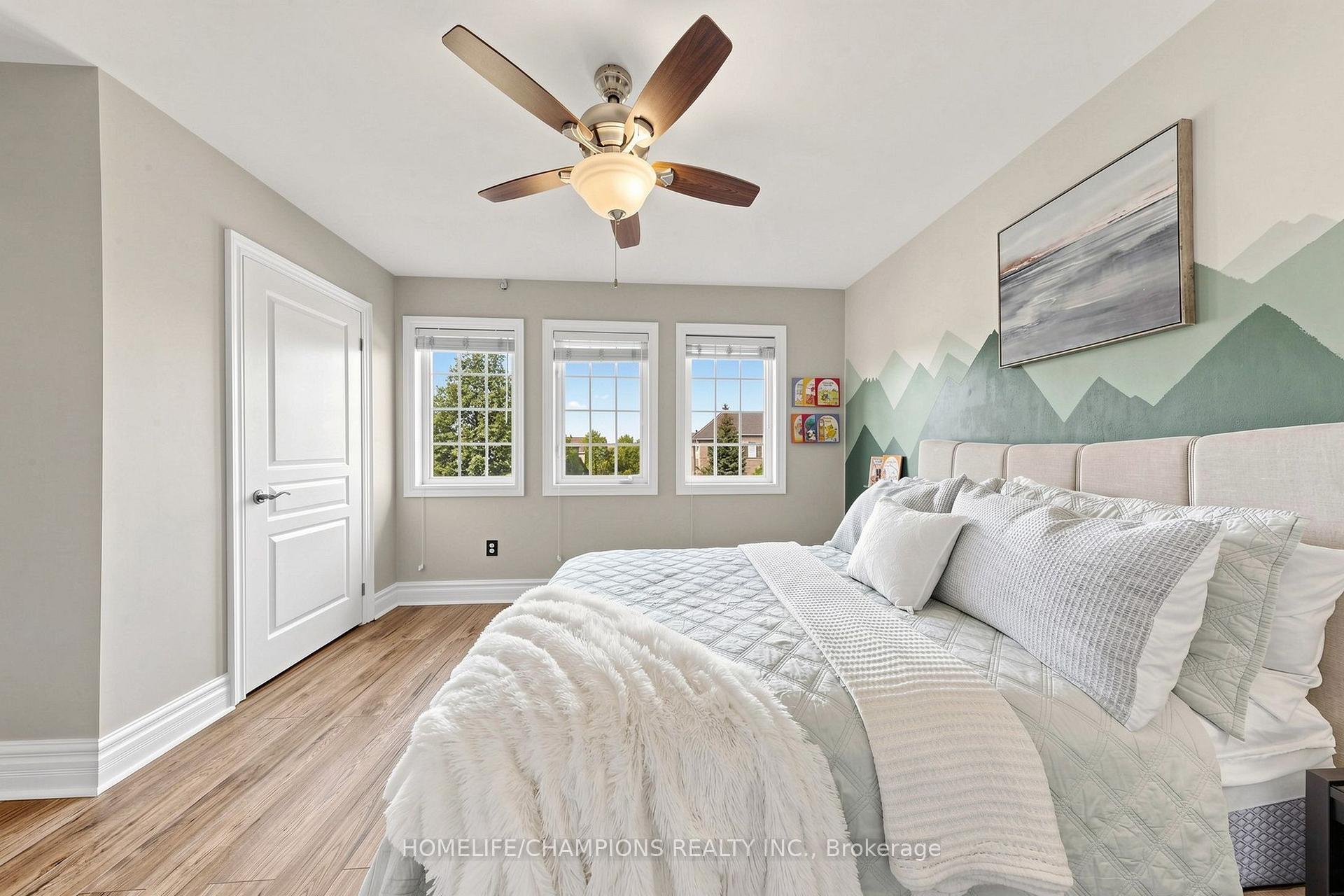 Photo 44 of 19 Tweedie Crescent, Whitby, Williamsburg — HOMEH