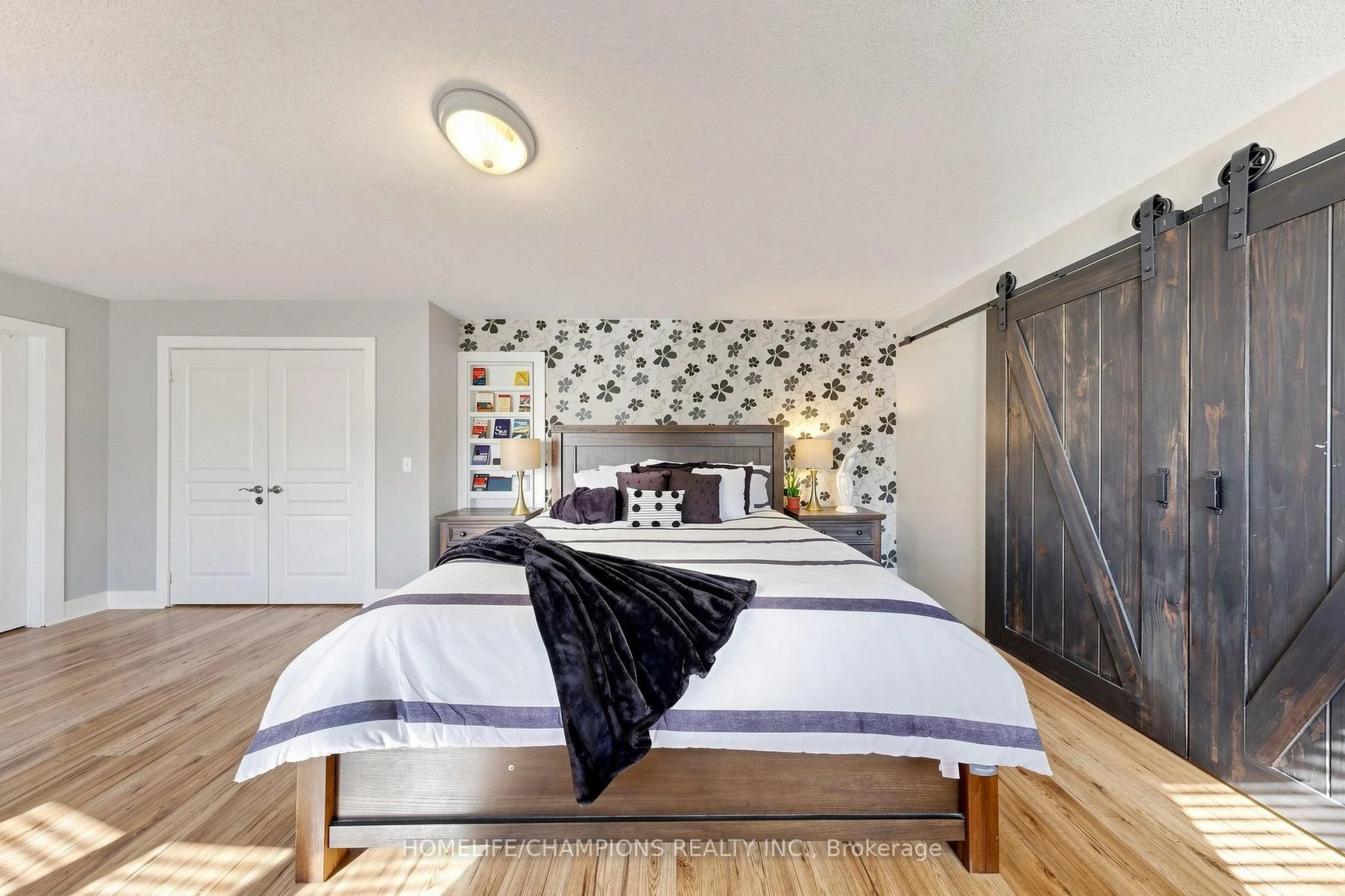 Photo 40 of 19 Tweedie Crescent, Whitby, Williamsburg — HOMEH
