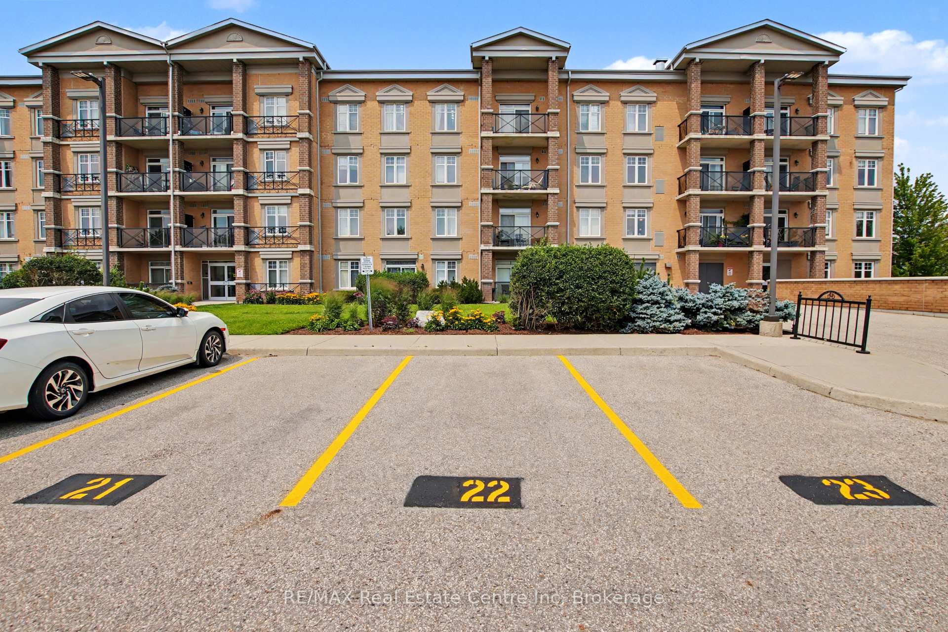 Photo 4 of Unit 410, 2 Colonial Drive, Guelph, Pineridge/Westminster Woods — HOMEH