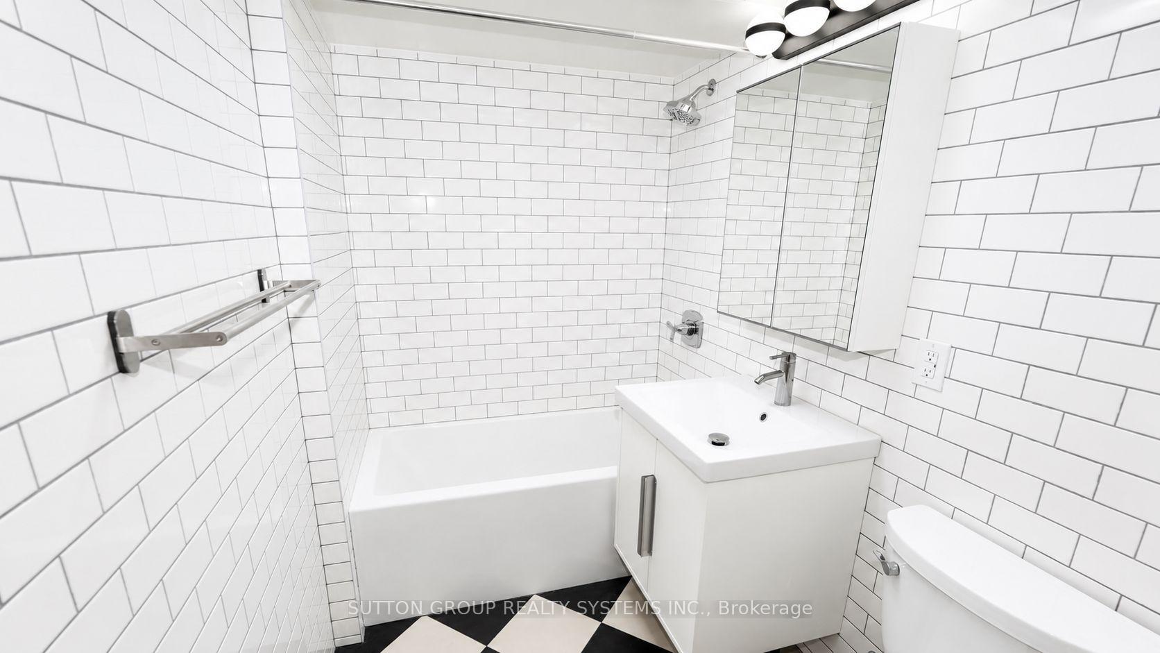 Photo 5 of 616 Rogers Road, Toronto, Keelesdale-Eglinton West — HOMEH