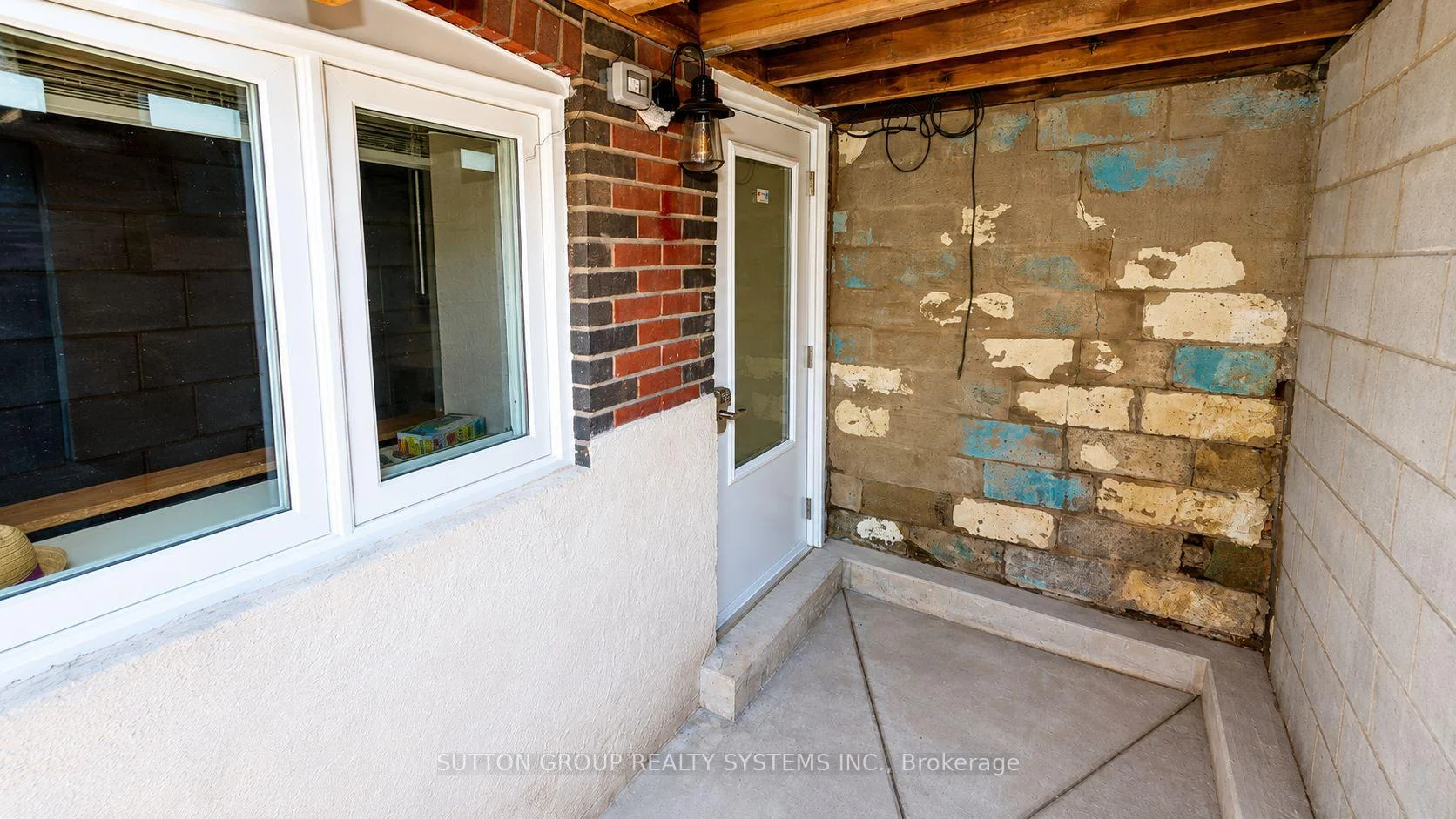 Photo 13 of 616 Rogers Road, Toronto, Keelesdale-Eglinton West — HOMEH