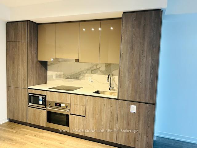Photo 2 of Unit 705, 8 Interchange Way, Vaughan, Vaughan Corporate Centre — HOMEH