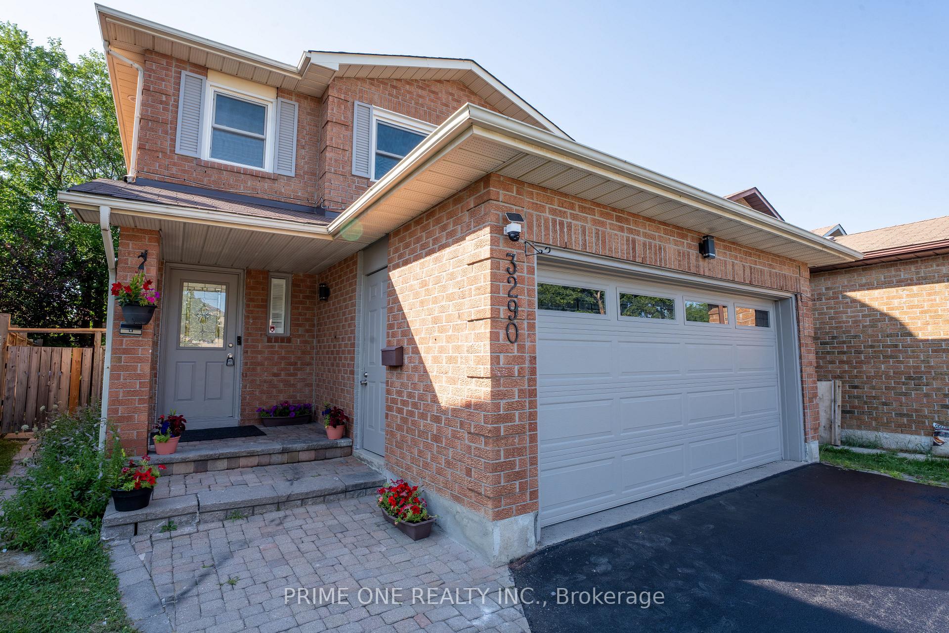 Photo 2 of 3290 Cambourne Crescent, Mississauga, Meadowvale — HOMEH