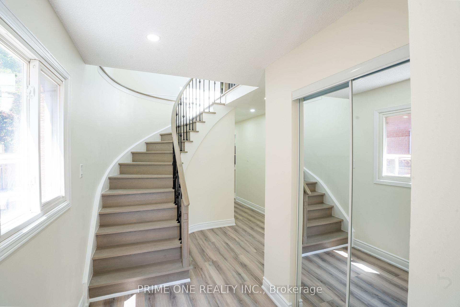 Photo 10 of 3290 Cambourne Crescent, Mississauga, Meadowvale — HOMEH