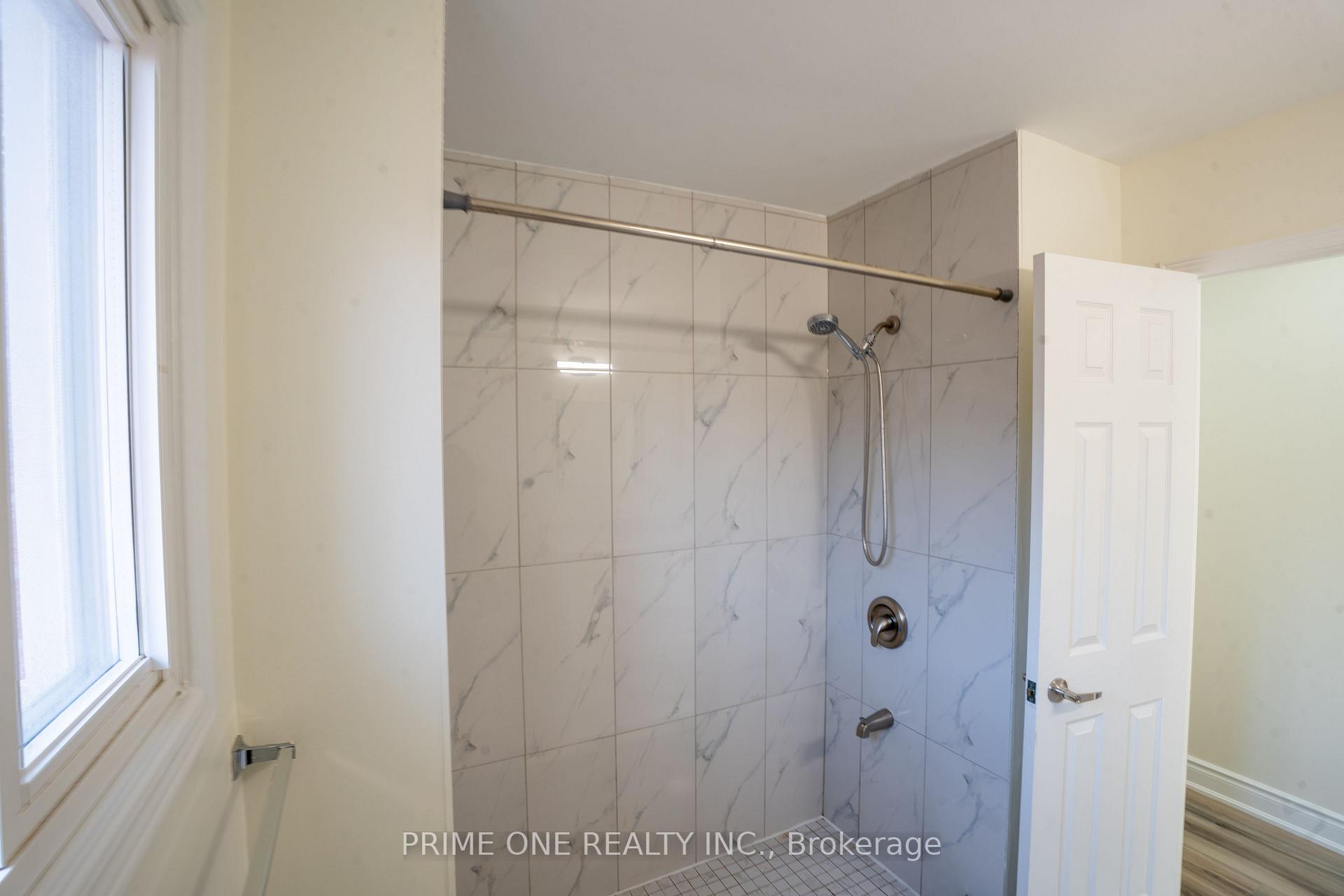 Photo 31 of 3290 Cambourne Crescent, Mississauga, Meadowvale — HOMEH