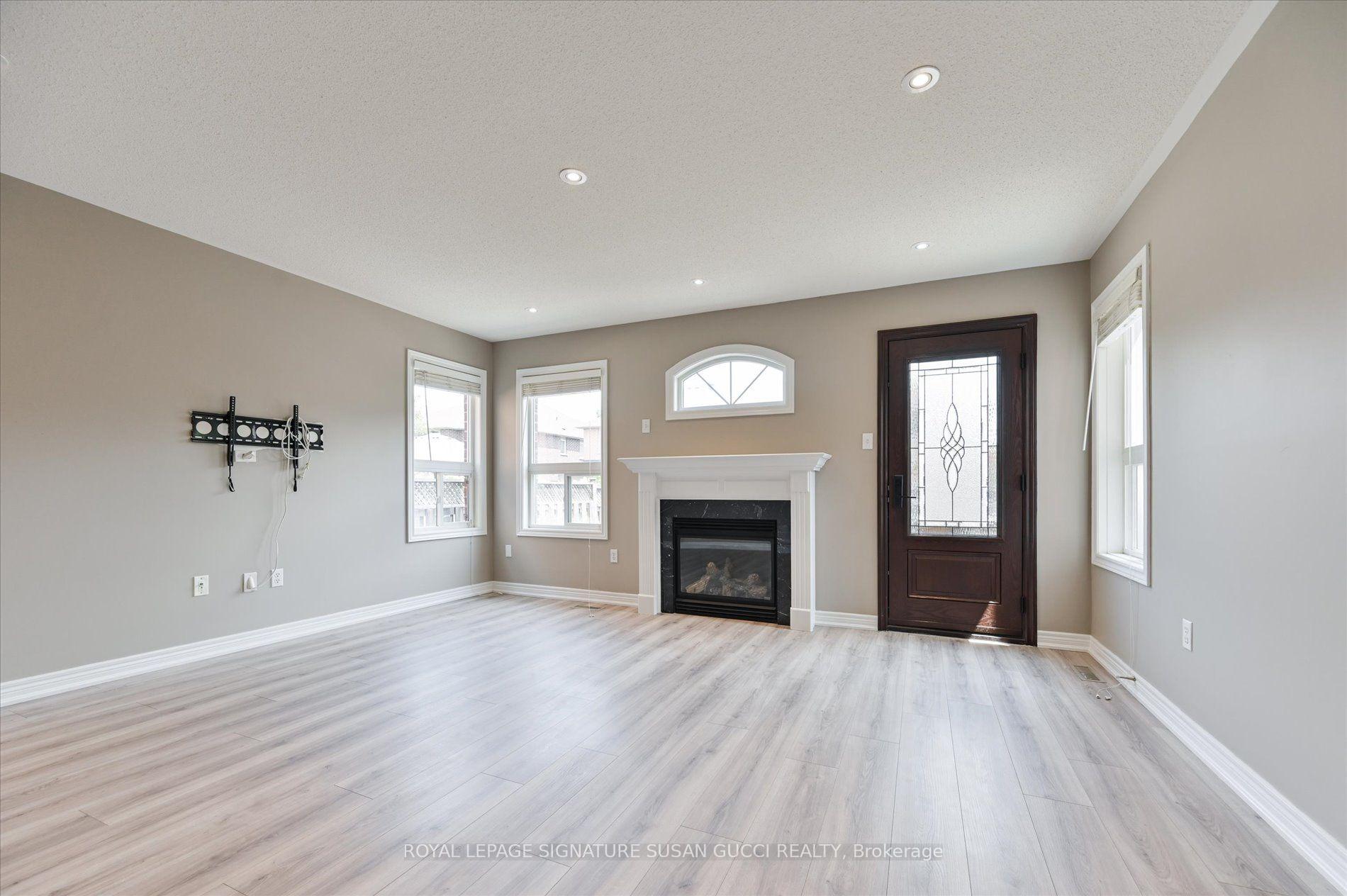 Photo 8 of 51 Landsdown Crescent, Markham, Wismer — HOMEH